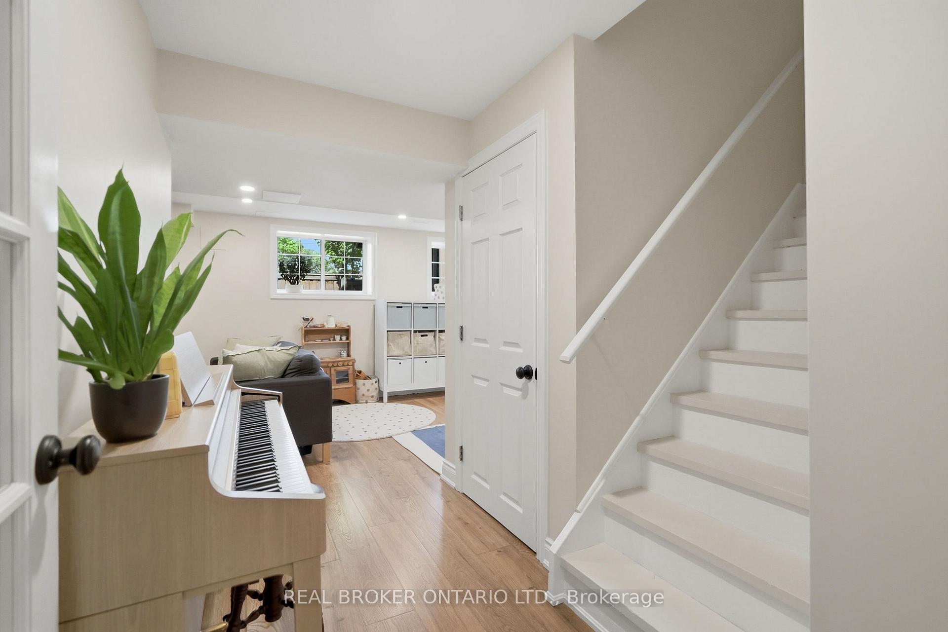 Photo 35 of 80 Bousfield Rise, Hamilton, Waterdown — HOMEH