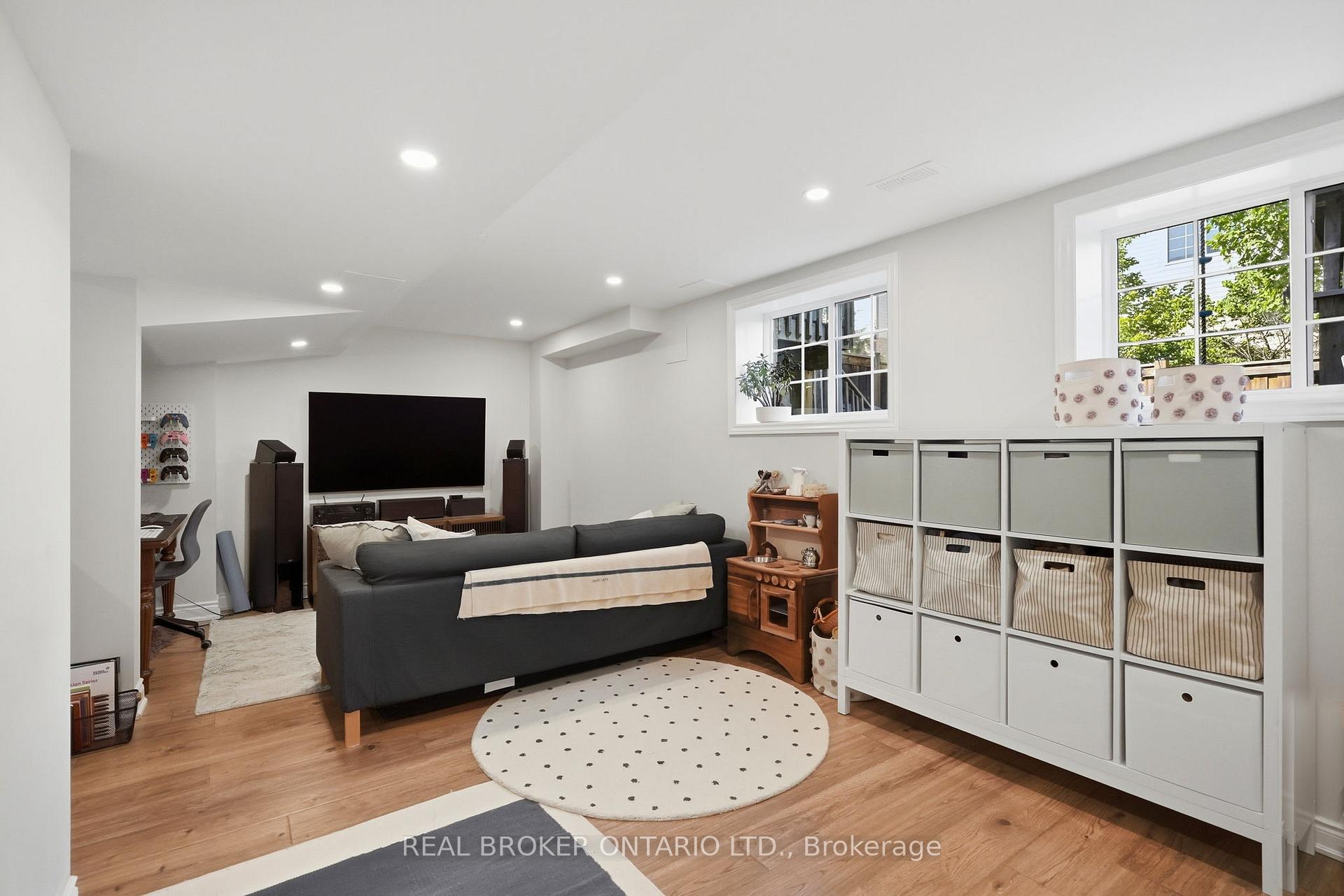 Photo 40 of 80 Bousfield Rise, Hamilton, Waterdown — HOMEH