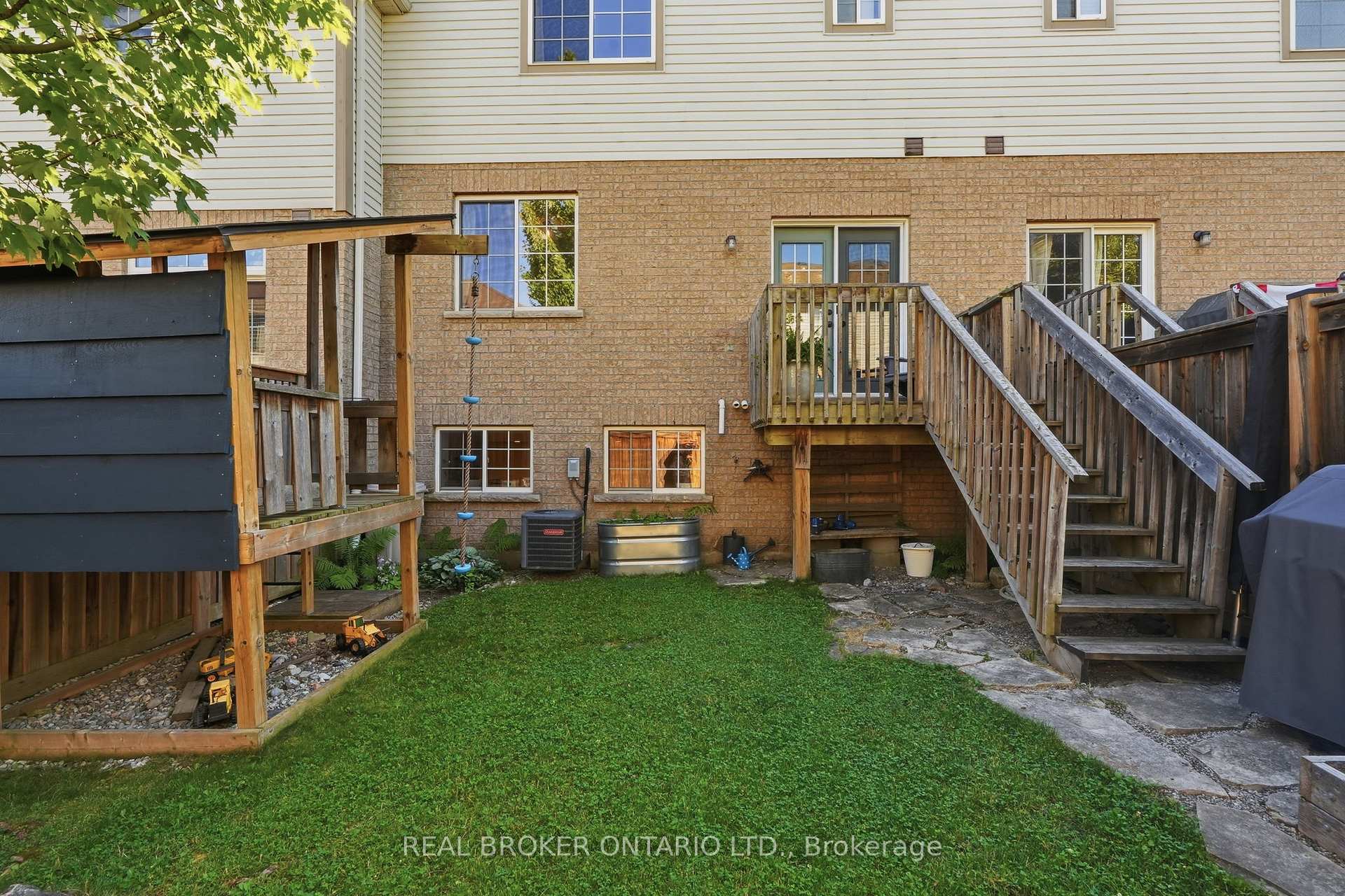 Photo 48 of 80 Bousfield Rise, Hamilton, Waterdown — HOMEH