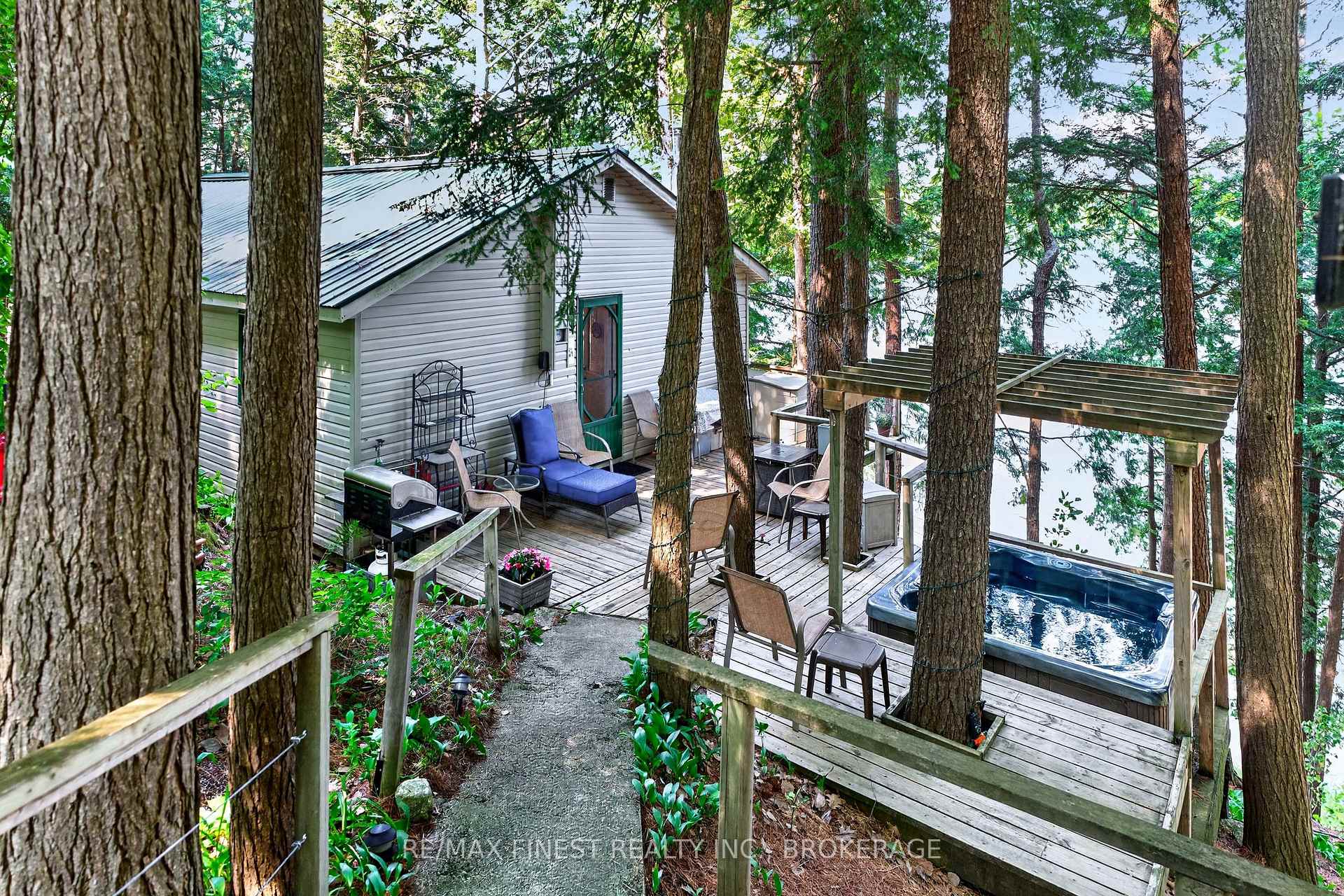 Photo 1 of 701 Davern Lane, Tay Valley, Bathurst/Burgess & Sherbrooke (South Sherbrooke) Twp — HOMEH