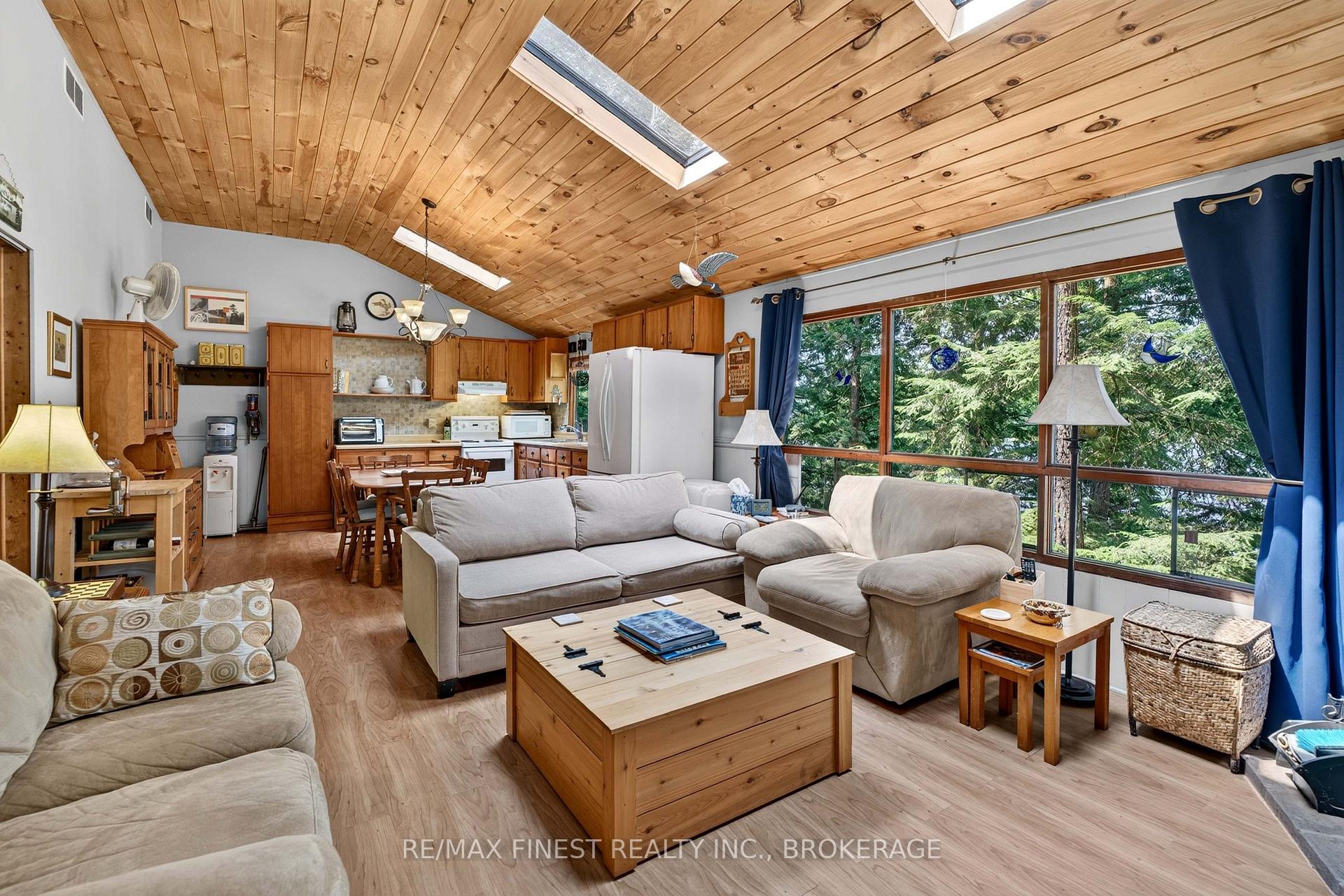 Photo 3 of 701 Davern Lane, Tay Valley, Bathurst/Burgess & Sherbrooke (South Sherbrooke) Twp — HOMEH