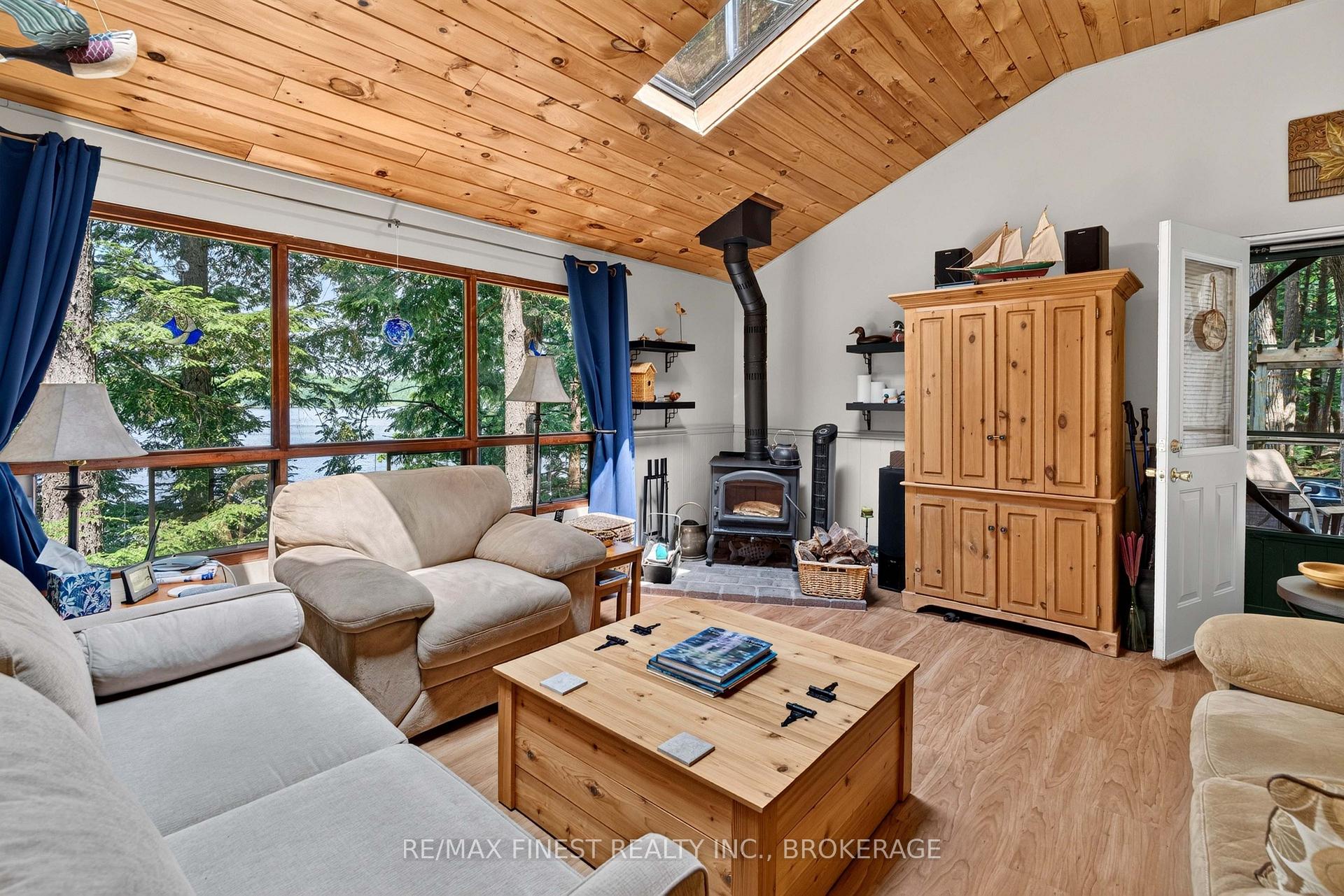 Photo 4 of 701 Davern Lane, Tay Valley, Bathurst/Burgess & Sherbrooke (South Sherbrooke) Twp — HOMEH