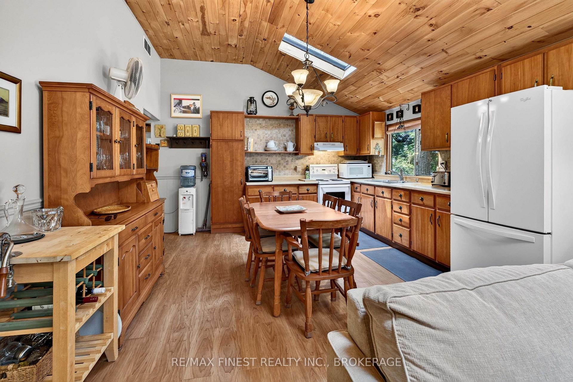 Photo 6 of 701 Davern Lane, Tay Valley, Bathurst/Burgess & Sherbrooke (South Sherbrooke) Twp — HOMEH