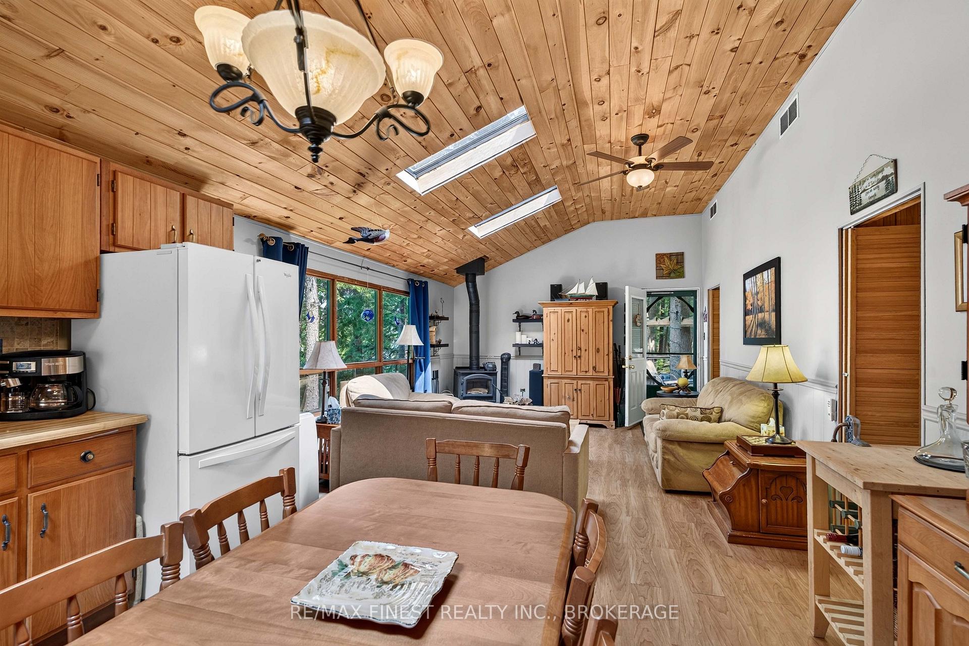 Photo 9 of 701 Davern Lane, Tay Valley, Bathurst/Burgess & Sherbrooke (South Sherbrooke) Twp — HOMEH