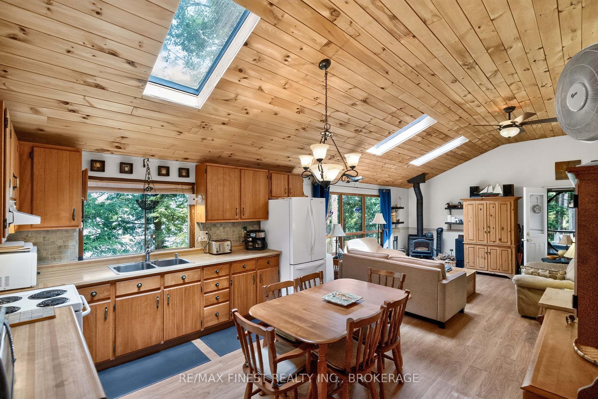 Photo 17 of 701 Davern Lane, Tay Valley, Bathurst/Burgess & Sherbrooke (South Sherbrooke) Twp — HOMEH
