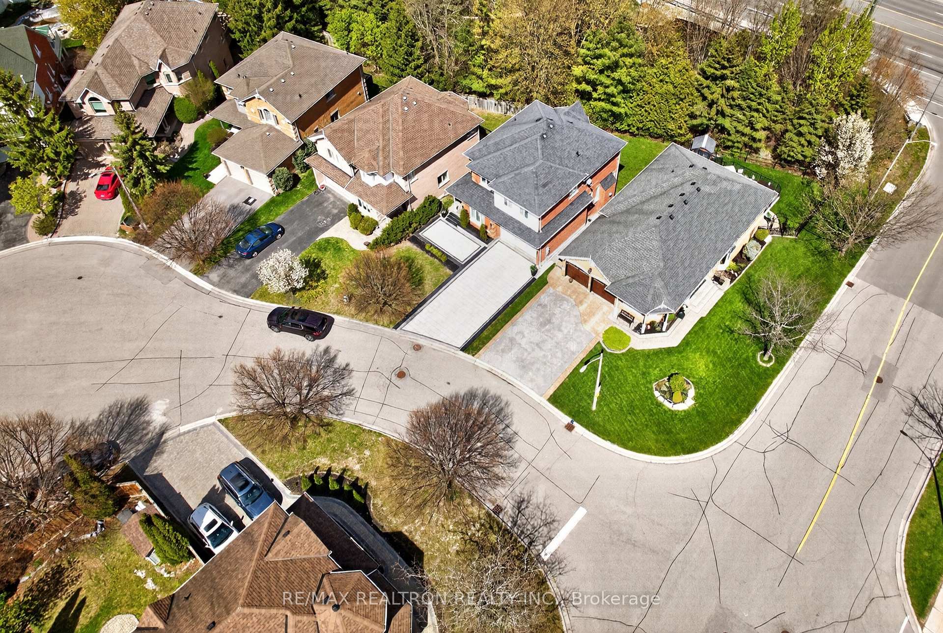 Photo 2 of 5 Yvonne Place, Aurora, Bayview Wellington — HOMEH