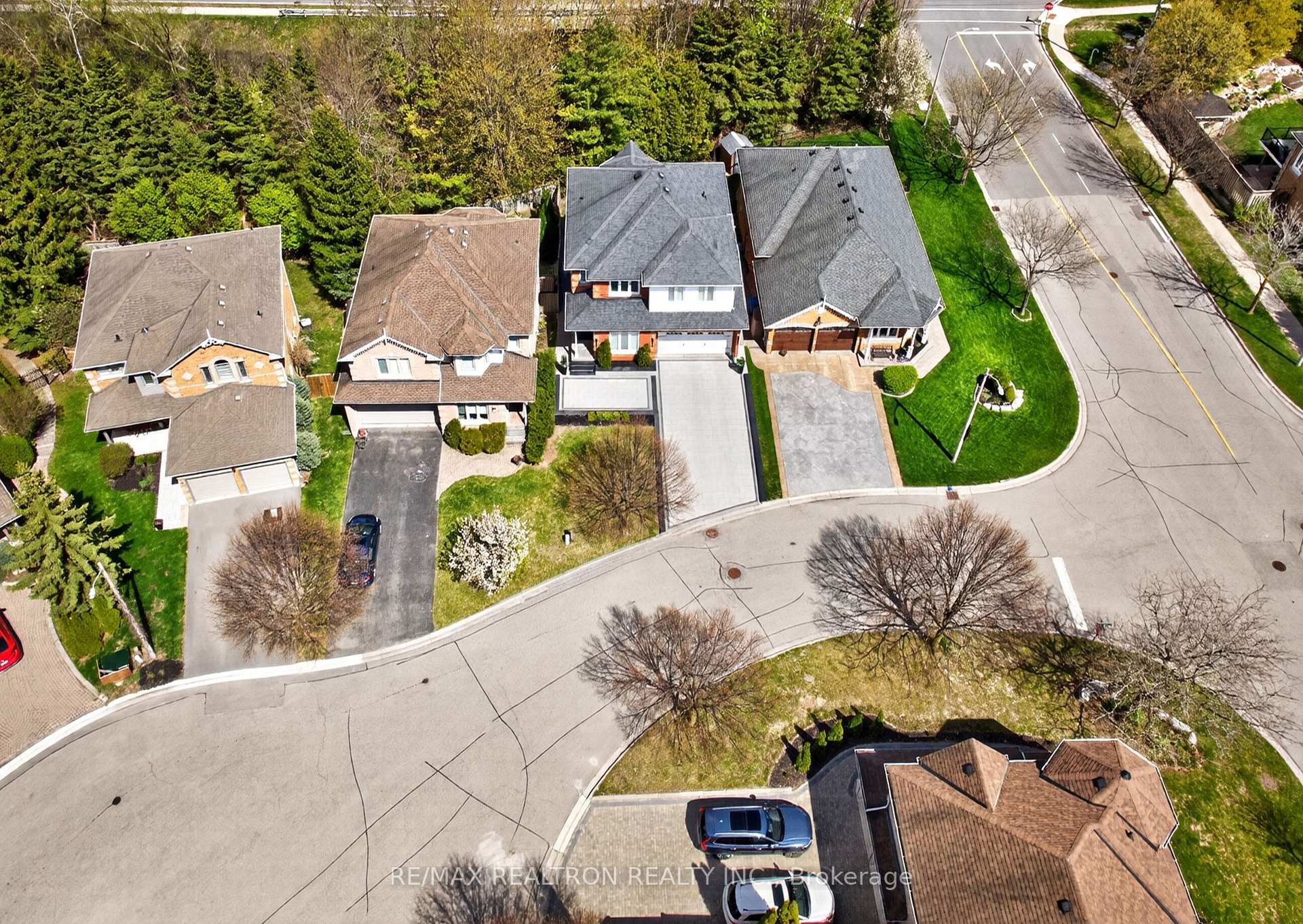 Photo 3 of 5 Yvonne Place, Aurora, Bayview Wellington — HOMEH