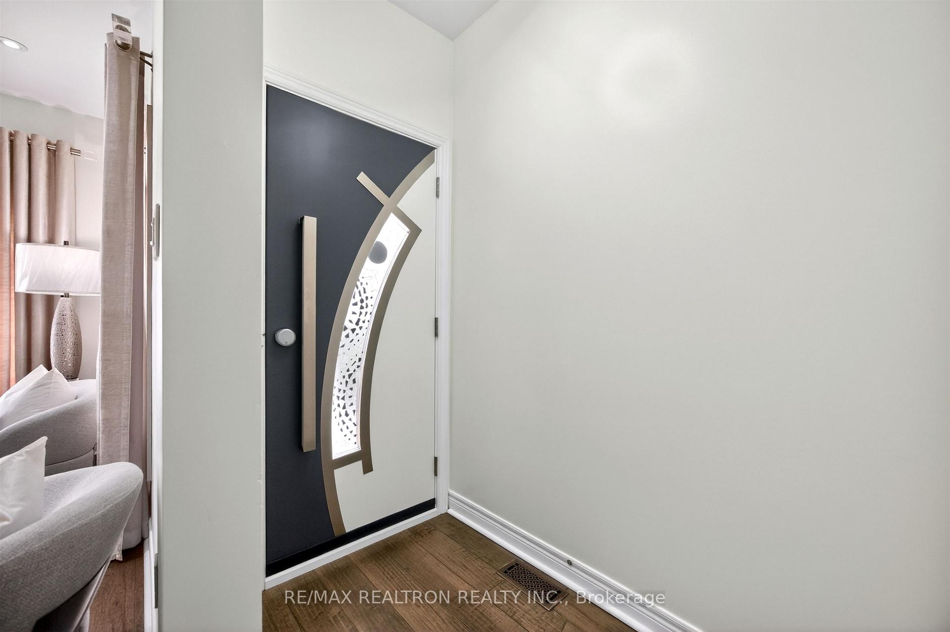 Photo 9 of 5 Yvonne Place, Aurora, Bayview Wellington — HOMEH