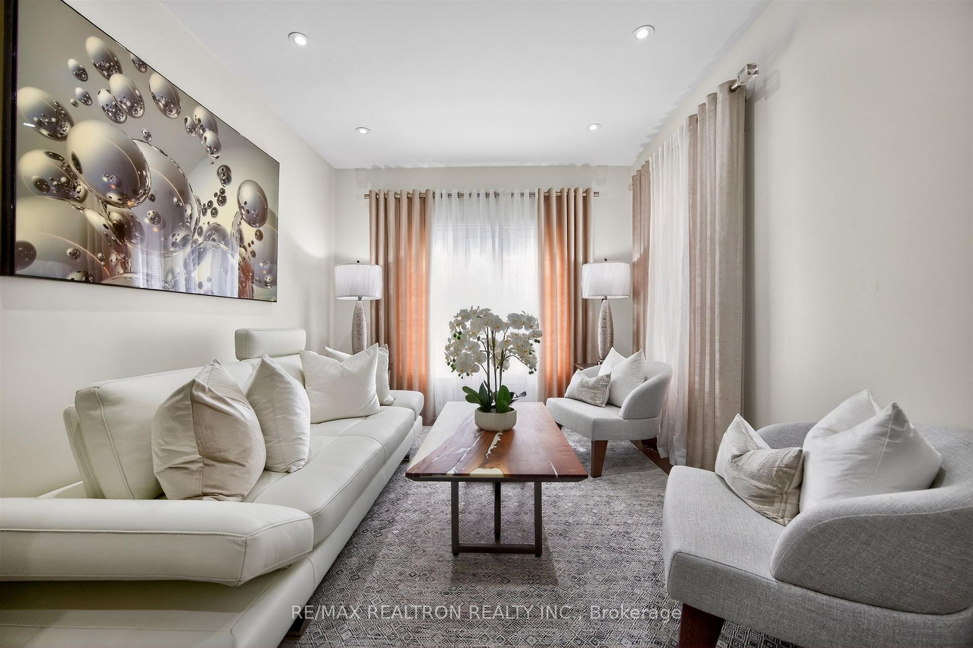Photo 11 of 5 Yvonne Place, Aurora, Bayview Wellington — HOMEH