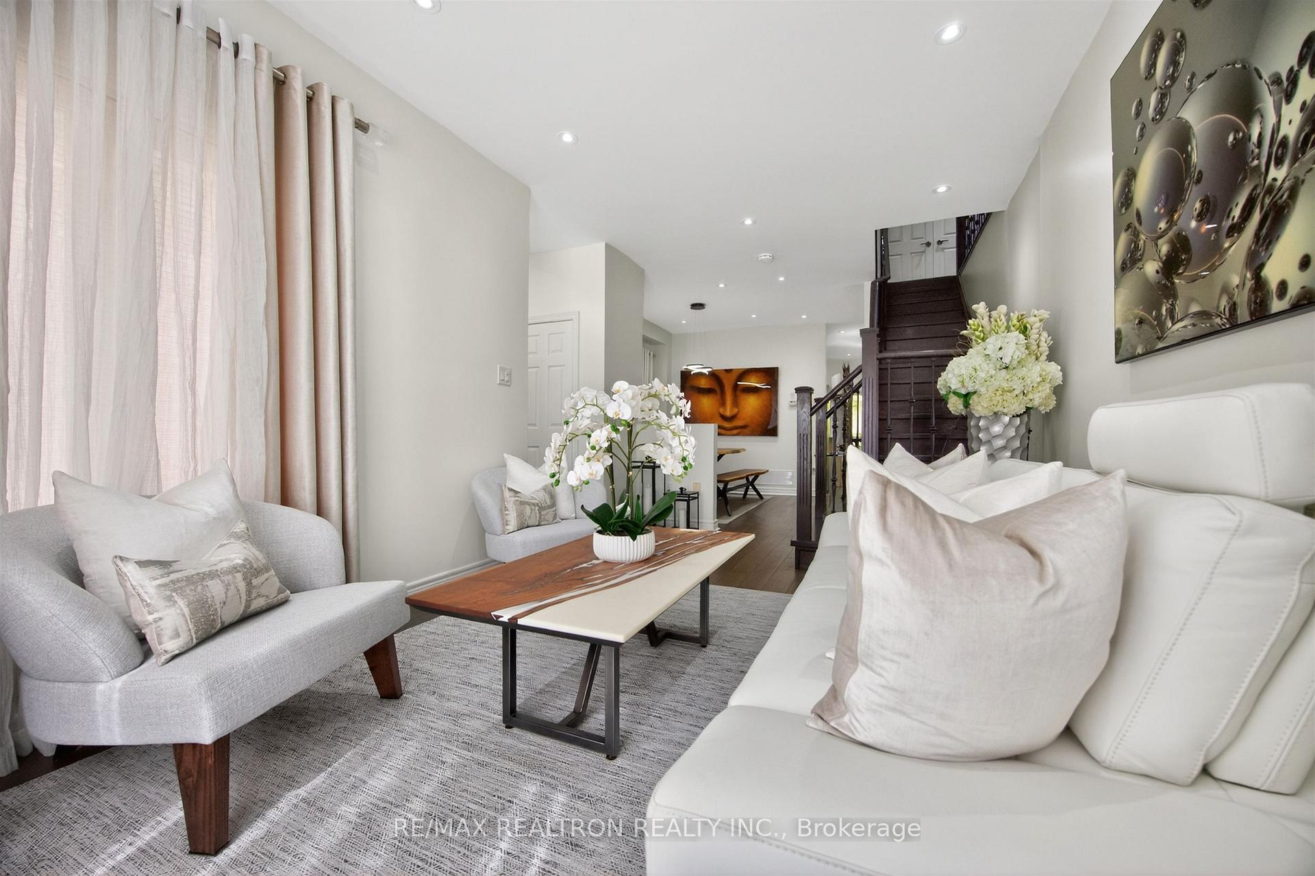 Photo 12 of 5 Yvonne Place, Aurora, Bayview Wellington — HOMEH