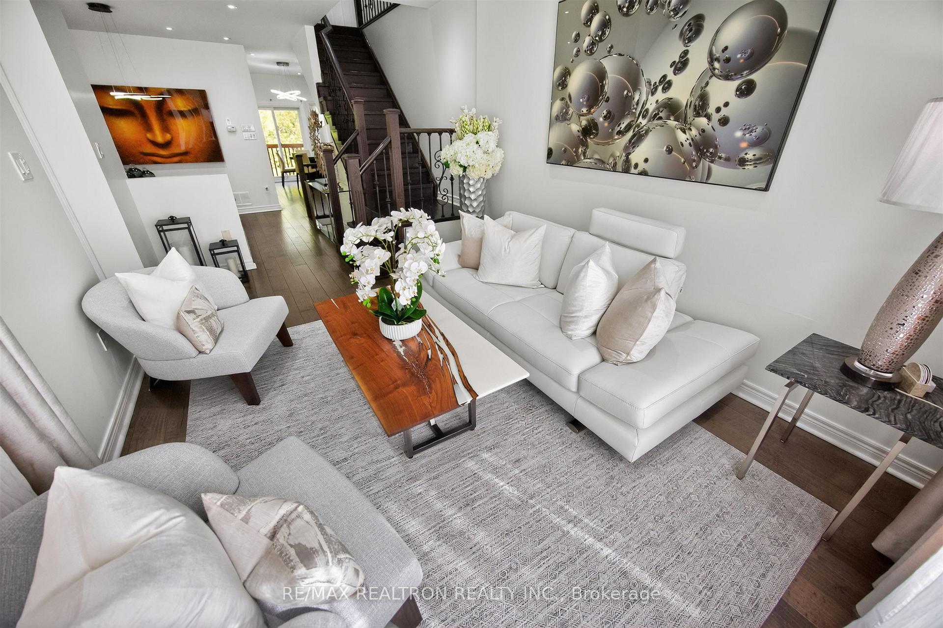 Photo 13 of 5 Yvonne Place, Aurora, Bayview Wellington — HOMEH