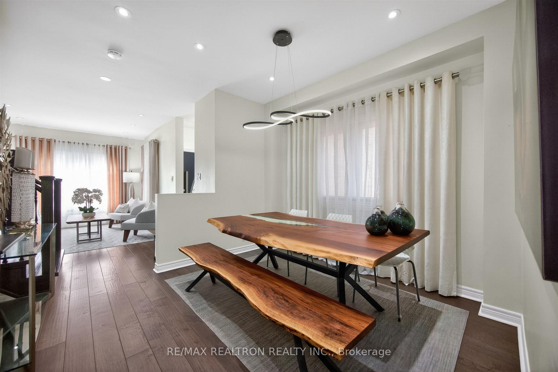 Photo 16 of 5 Yvonne Place, Aurora, Bayview Wellington — HOMEH