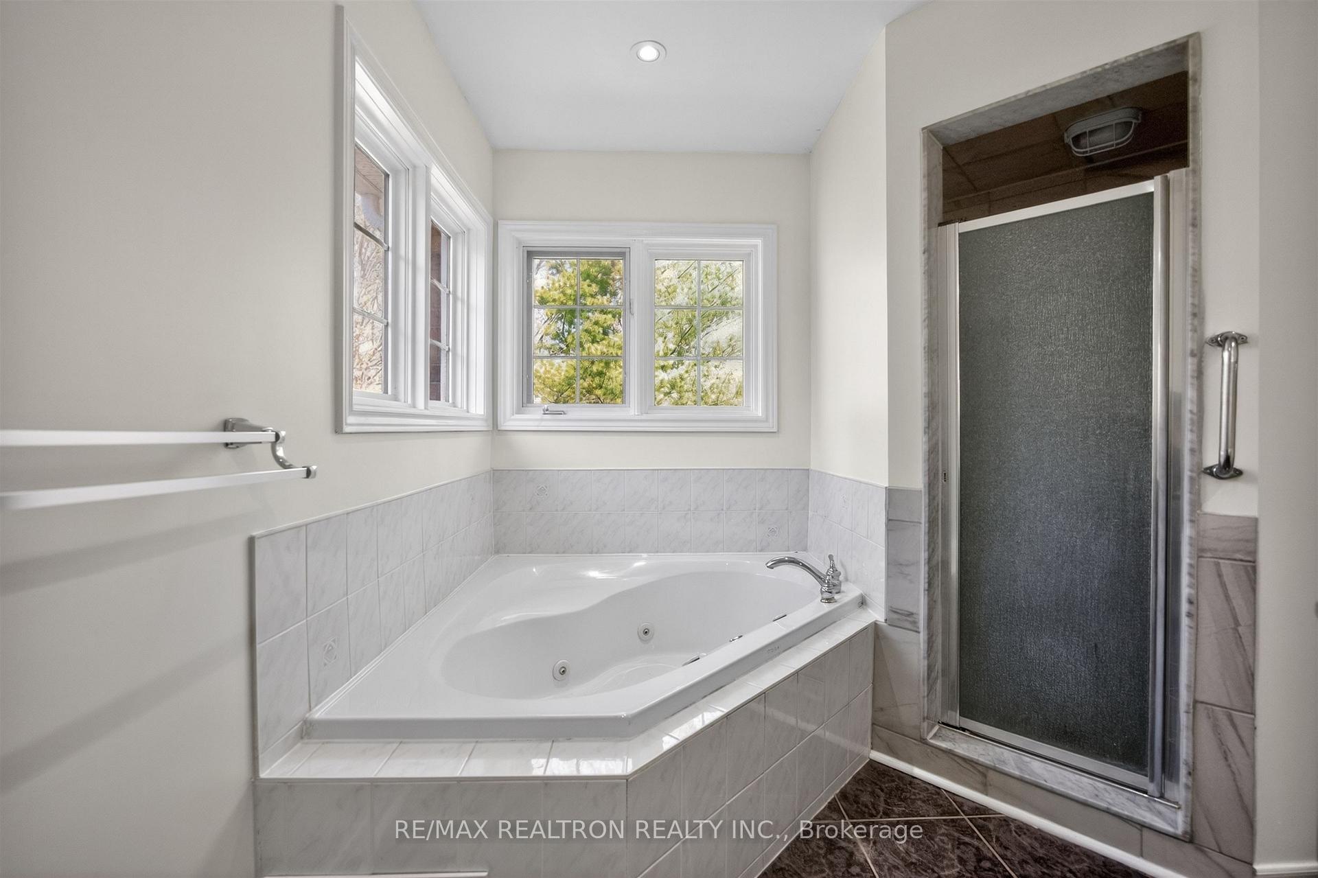 Photo 34 of 5 Yvonne Place, Aurora, Bayview Wellington — HOMEH