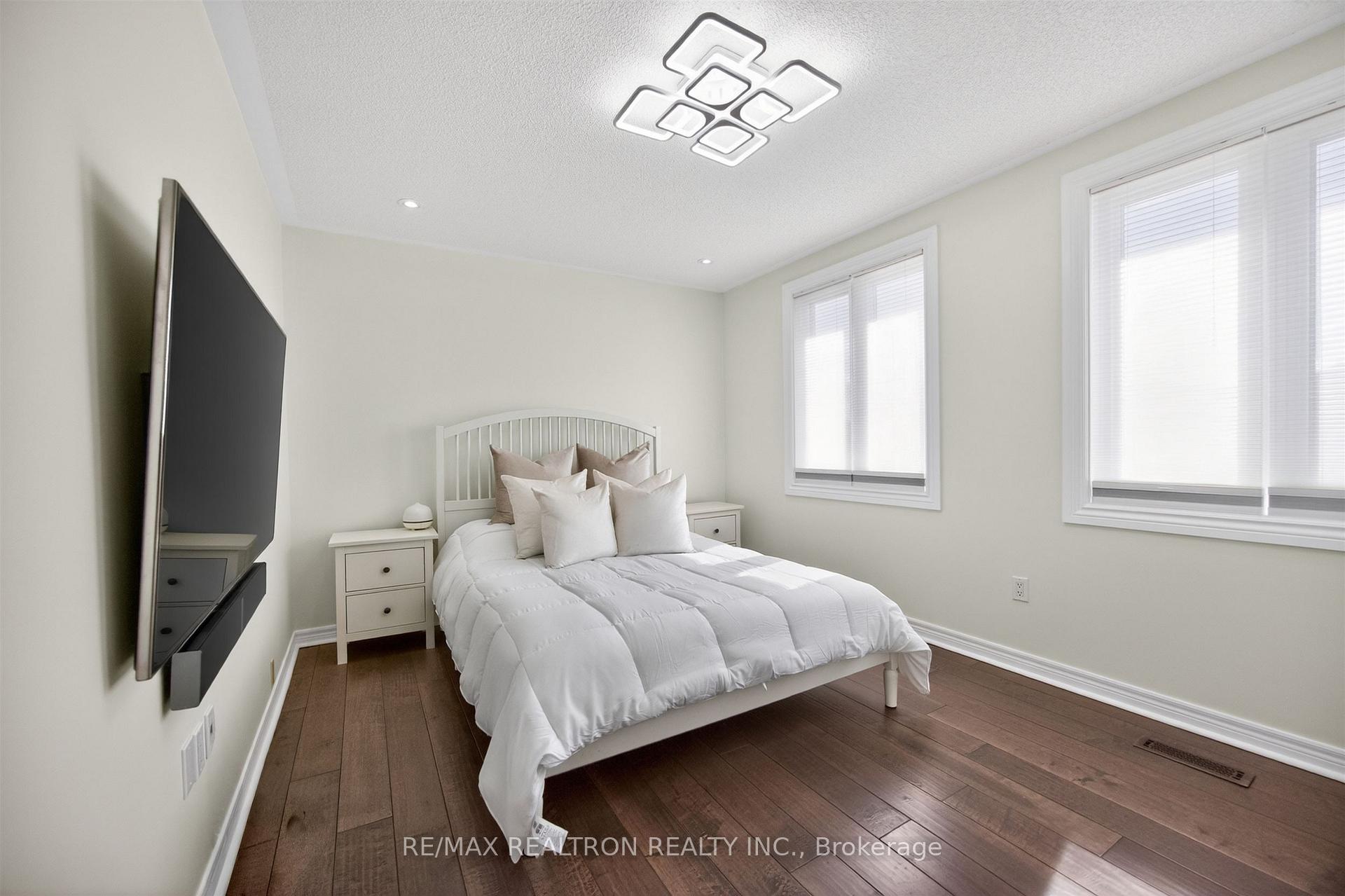 Photo 35 of 5 Yvonne Place, Aurora, Bayview Wellington — HOMEH