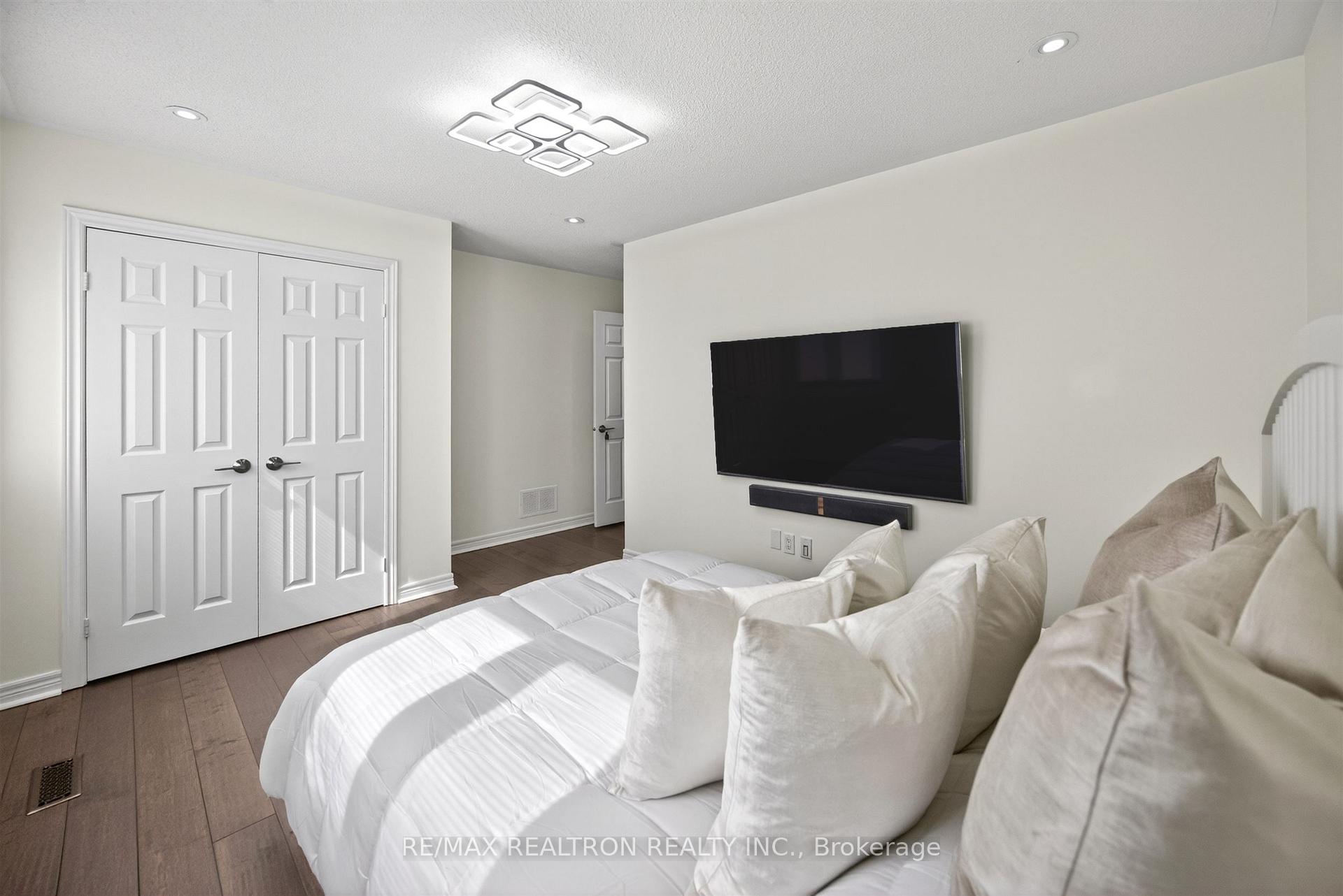 Photo 37 of 5 Yvonne Place, Aurora, Bayview Wellington — HOMEH