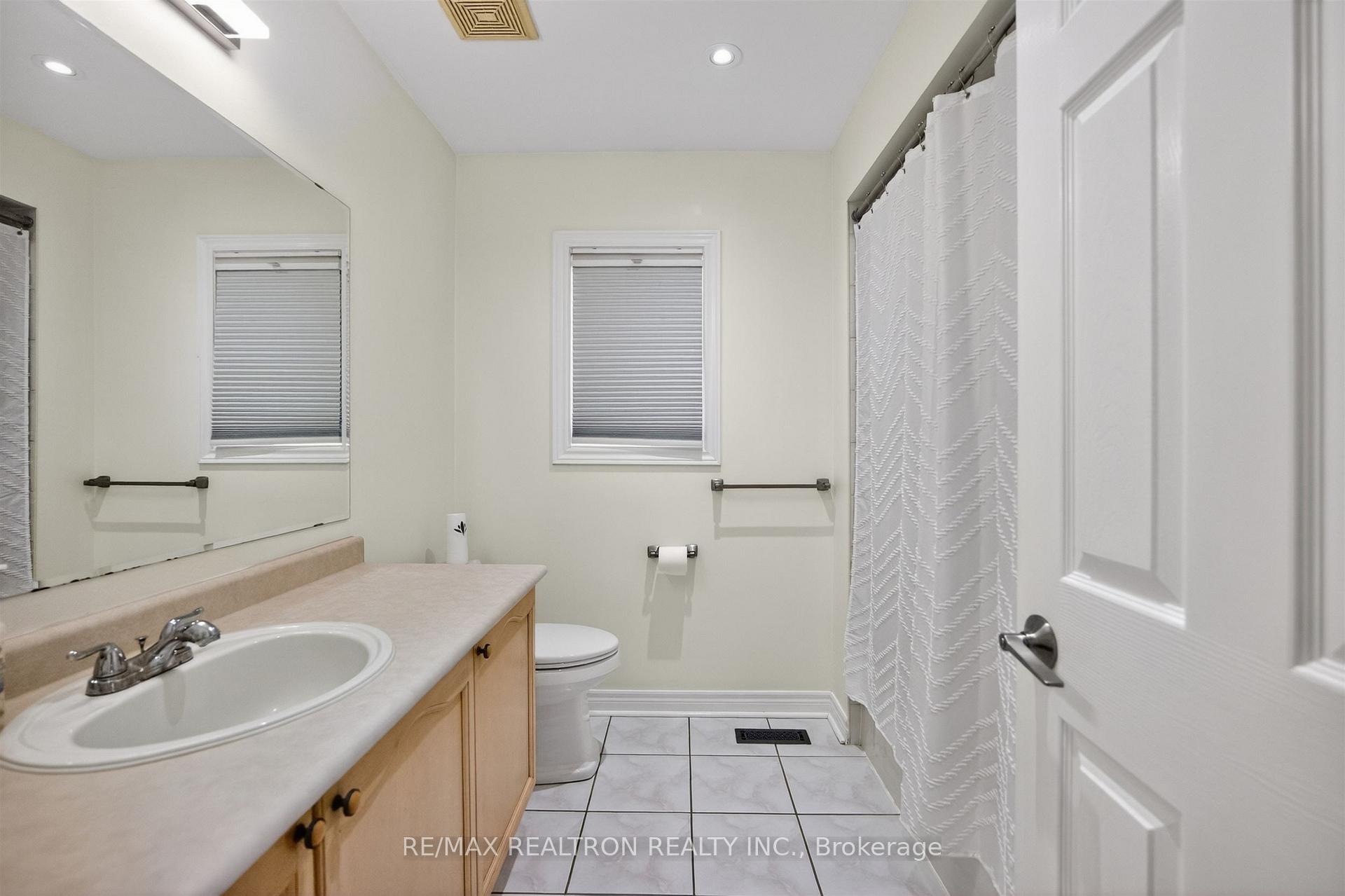 Photo 43 of 5 Yvonne Place, Aurora, Bayview Wellington — HOMEH