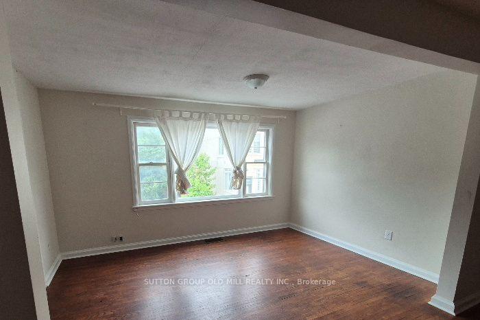 Photo 6 of Unit 2, 2355 Lakeshore Road W, Oakville, Bronte — HOMEH