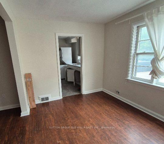 Photo 7 of Unit 2, 2355 Lakeshore Road W, Oakville, Bronte — HOMEH