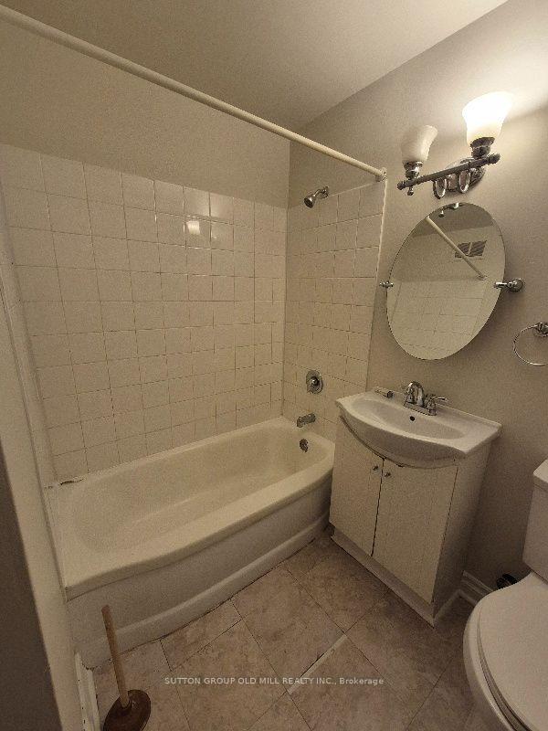 Photo 10 of Unit 2, 2355 Lakeshore Road W, Oakville, Bronte — HOMEH