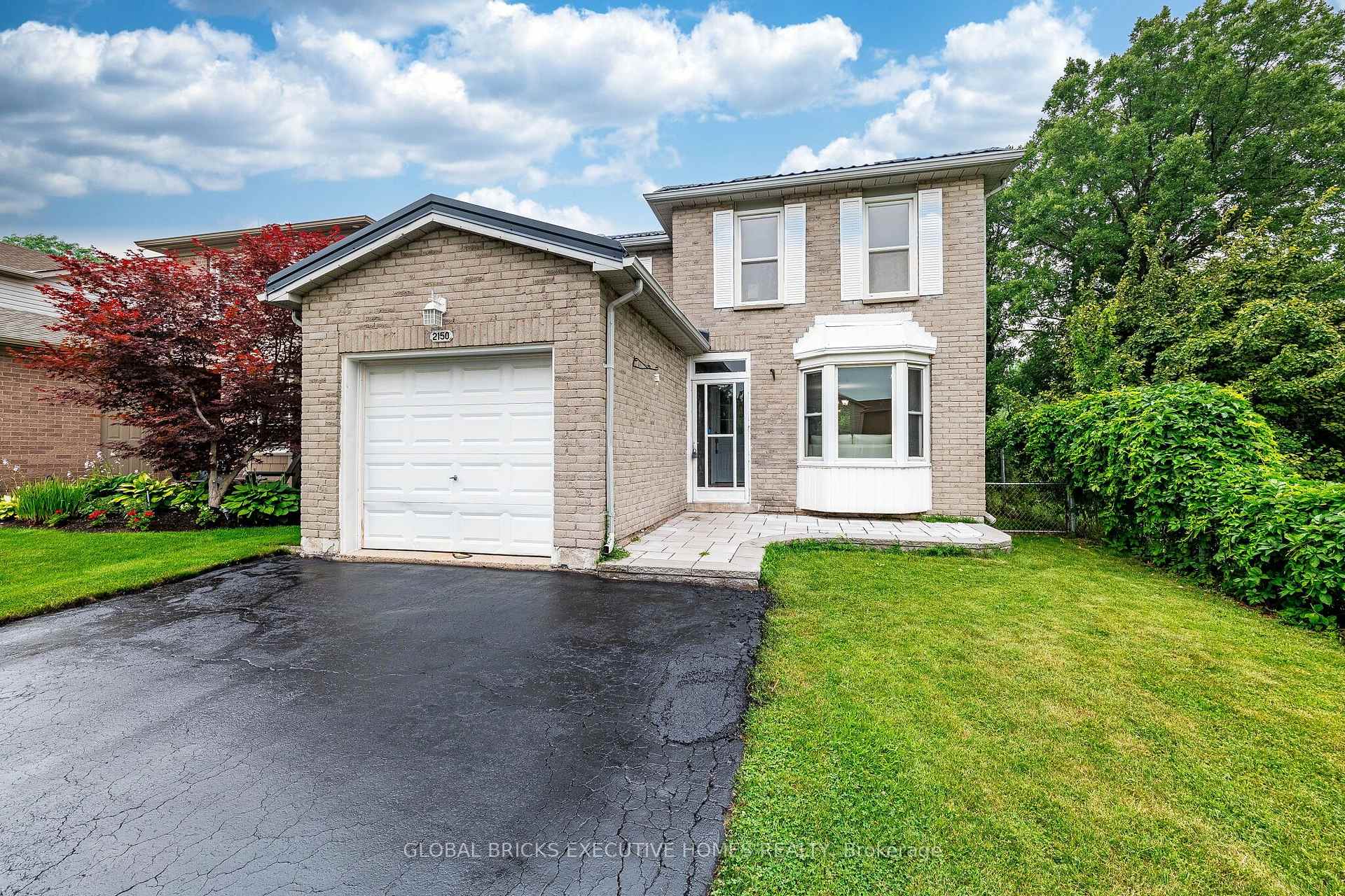 Photo 1 of 2150 Hunt Crescent, Burlington, Headon — HOMEH