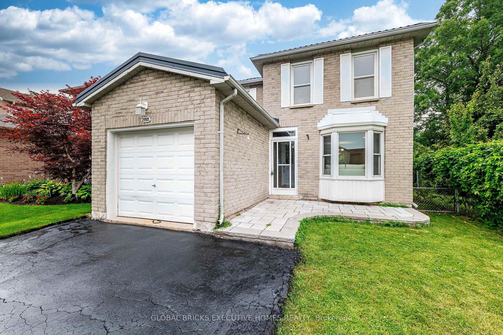 Photo 2 of 2150 Hunt Crescent, Burlington, Headon — HOMEH