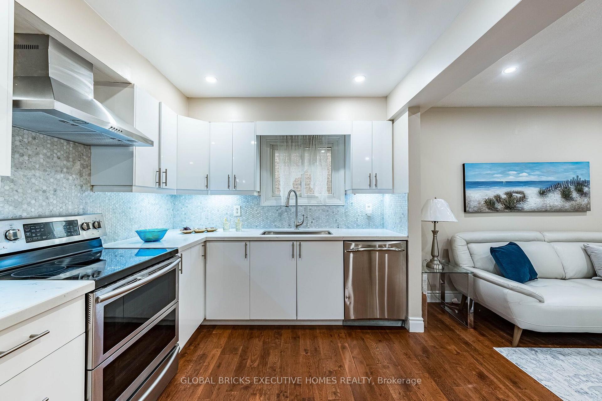 Photo 6 of 2150 Hunt Crescent, Burlington, Headon — HOMEH