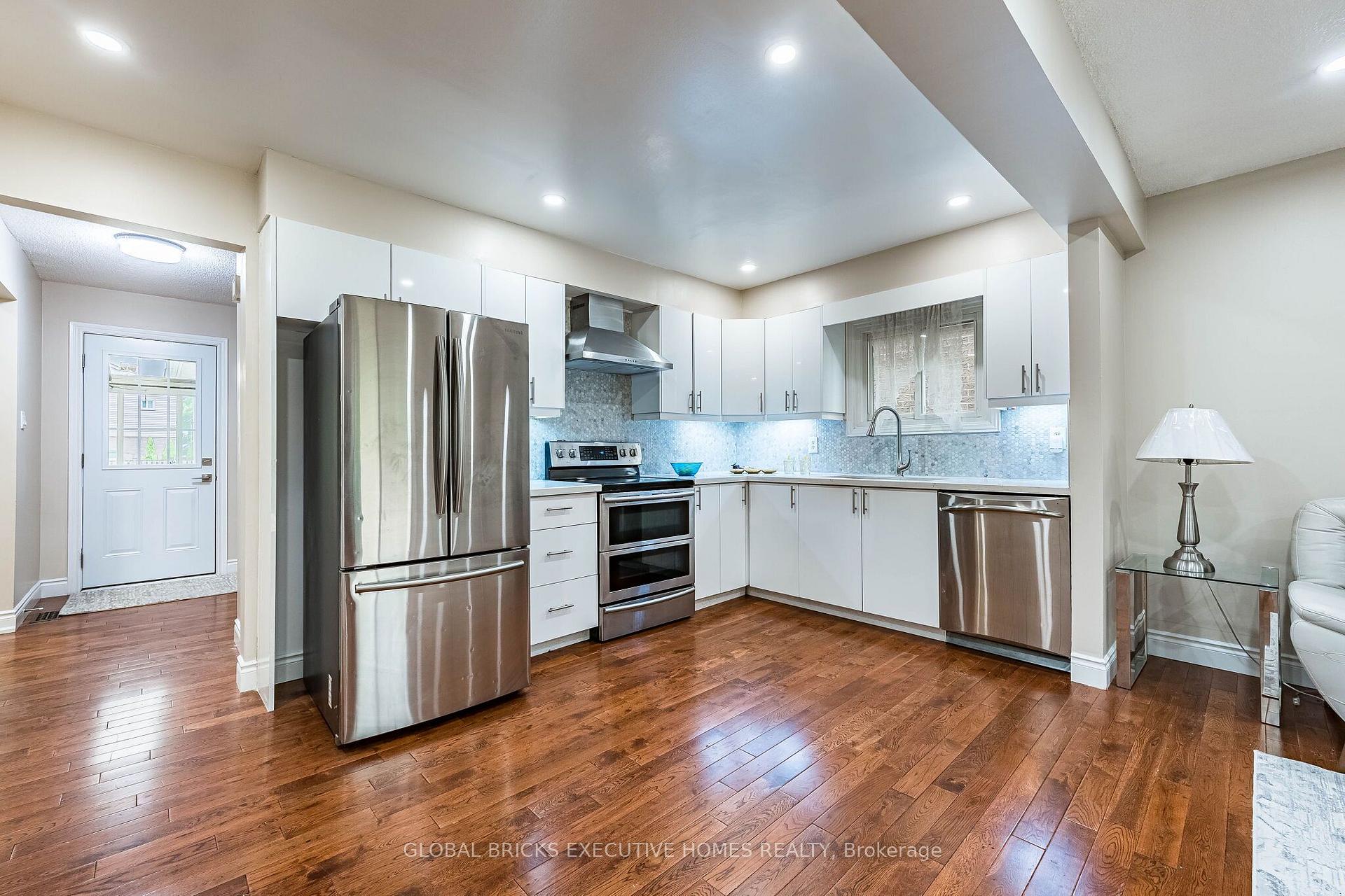 Photo 7 of 2150 Hunt Crescent, Burlington, Headon — HOMEH