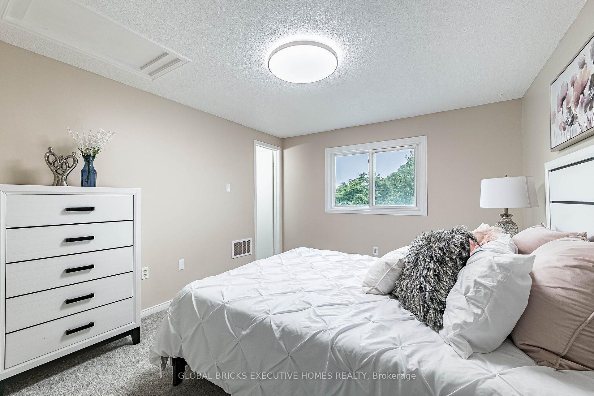 Photo 26 of 2150 Hunt Crescent, Burlington, Headon — HOMEH