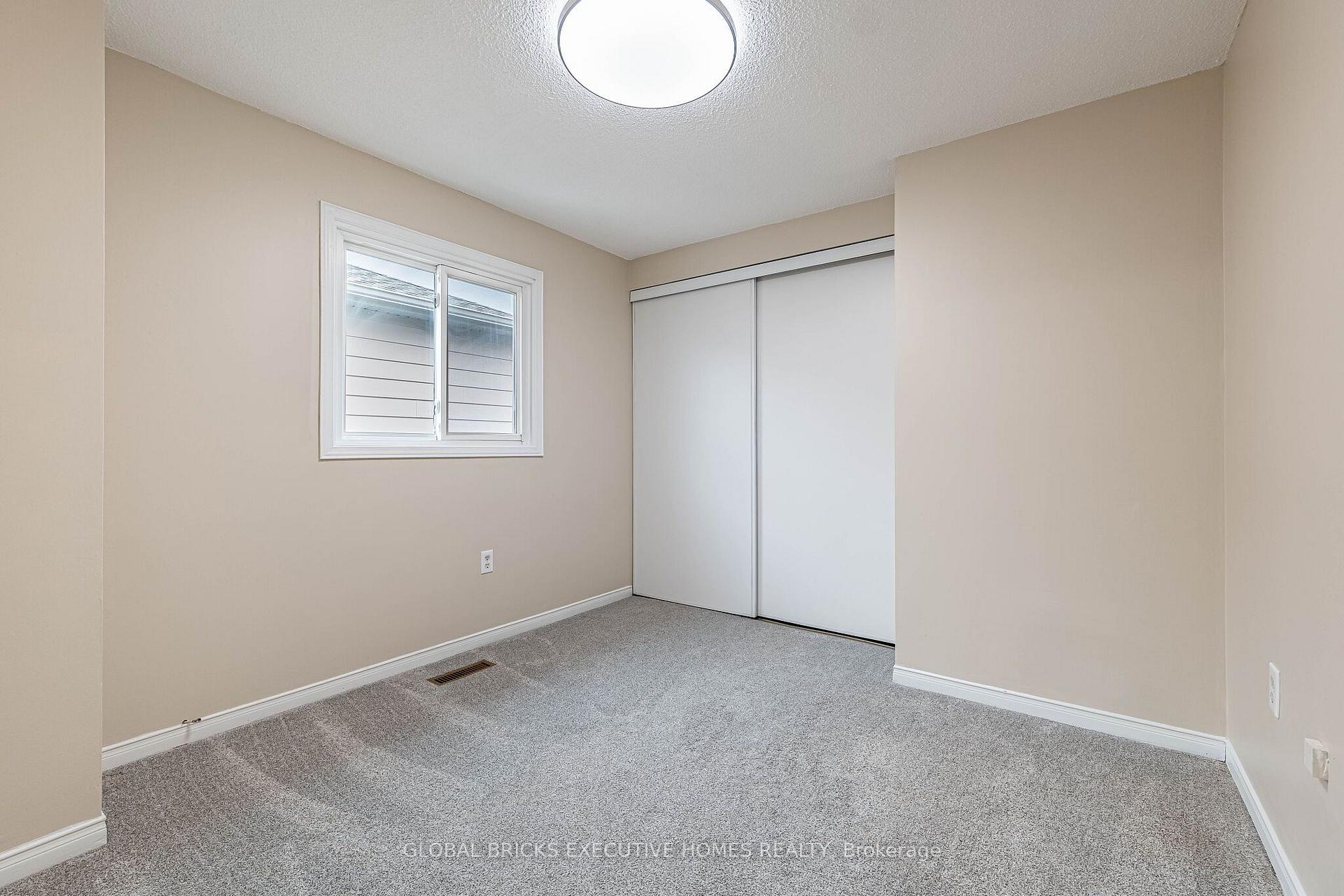 Photo 29 of 2150 Hunt Crescent, Burlington, Headon — HOMEH