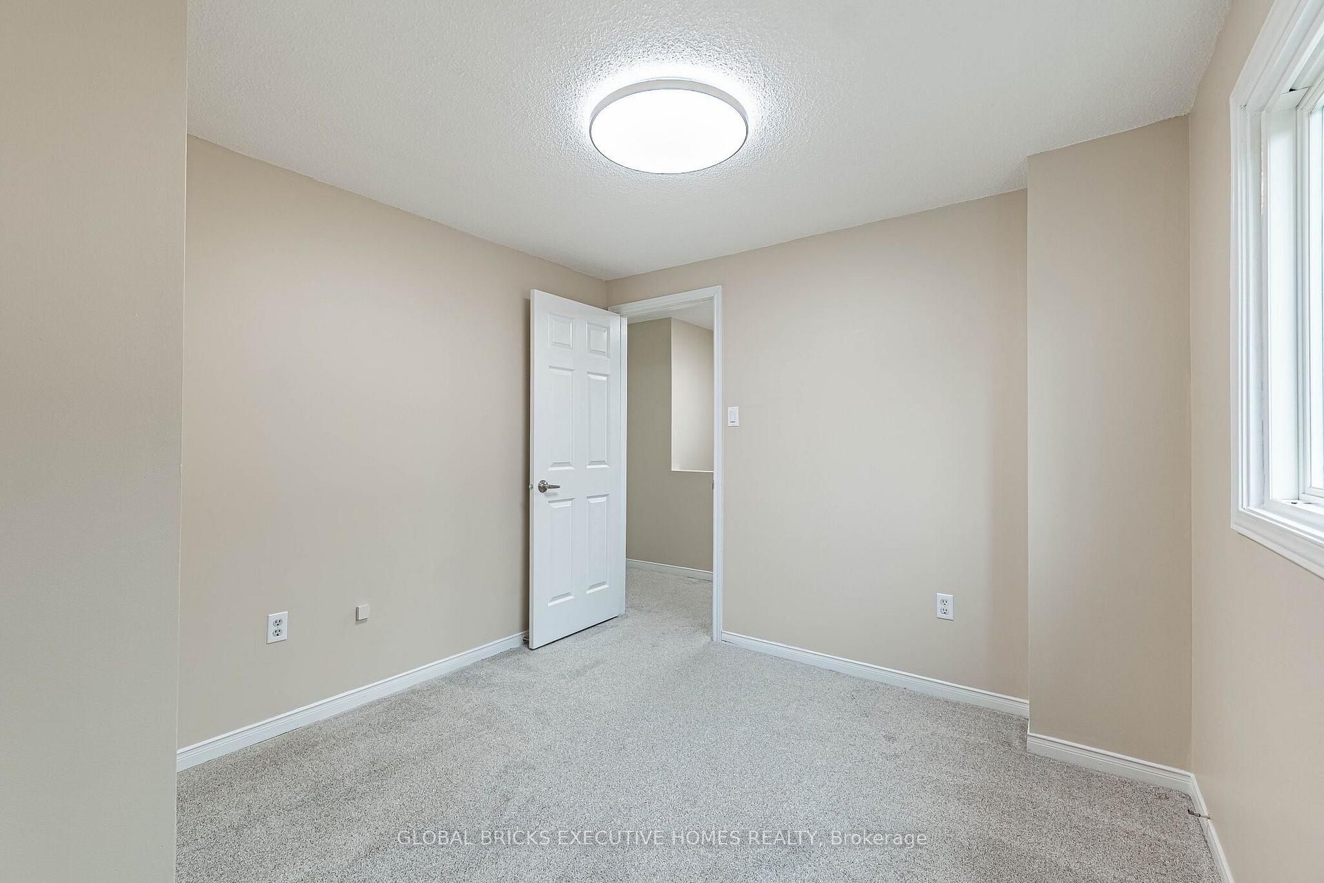 Photo 30 of 2150 Hunt Crescent, Burlington, Headon — HOMEH