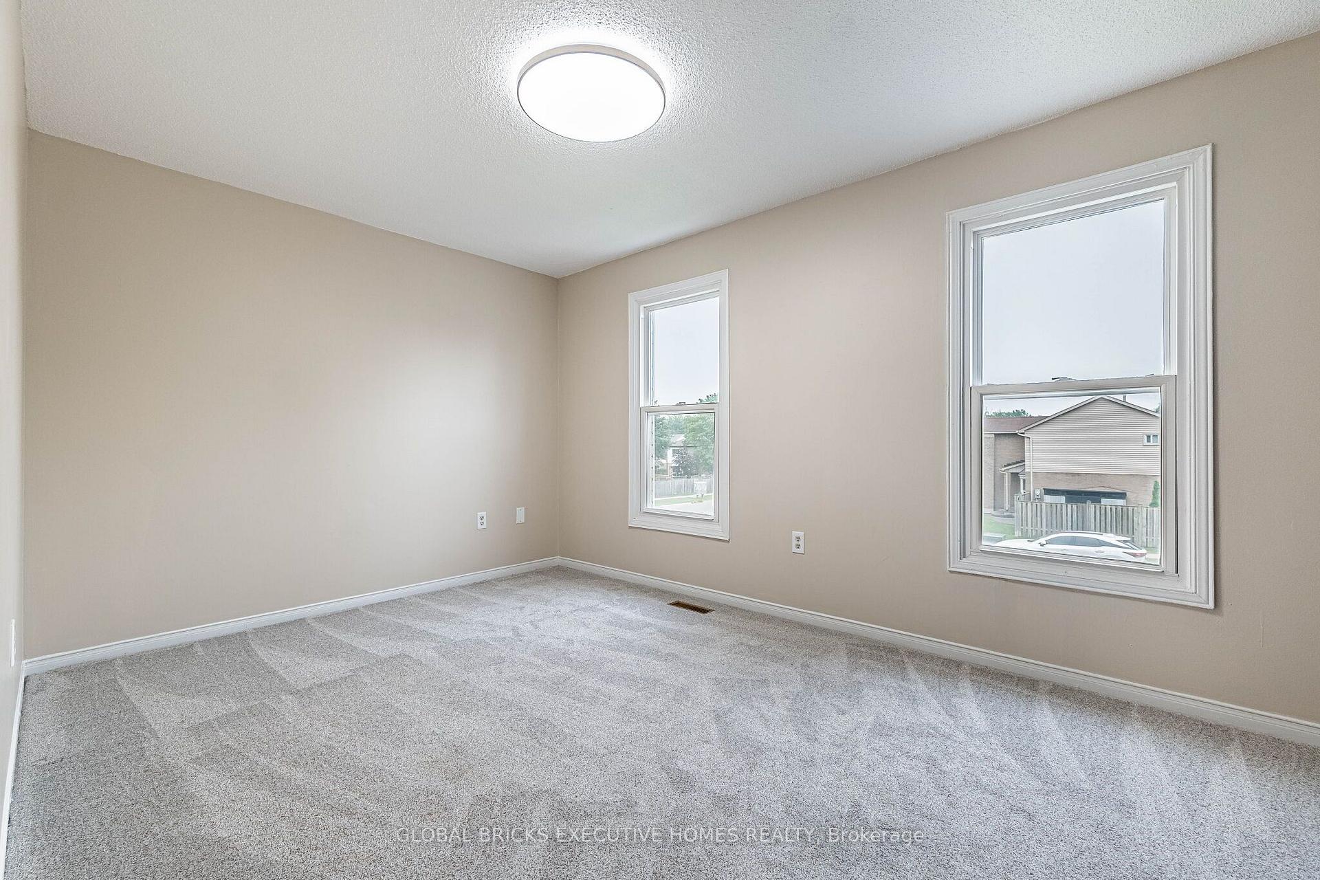 Photo 32 of 2150 Hunt Crescent, Burlington, Headon — HOMEH