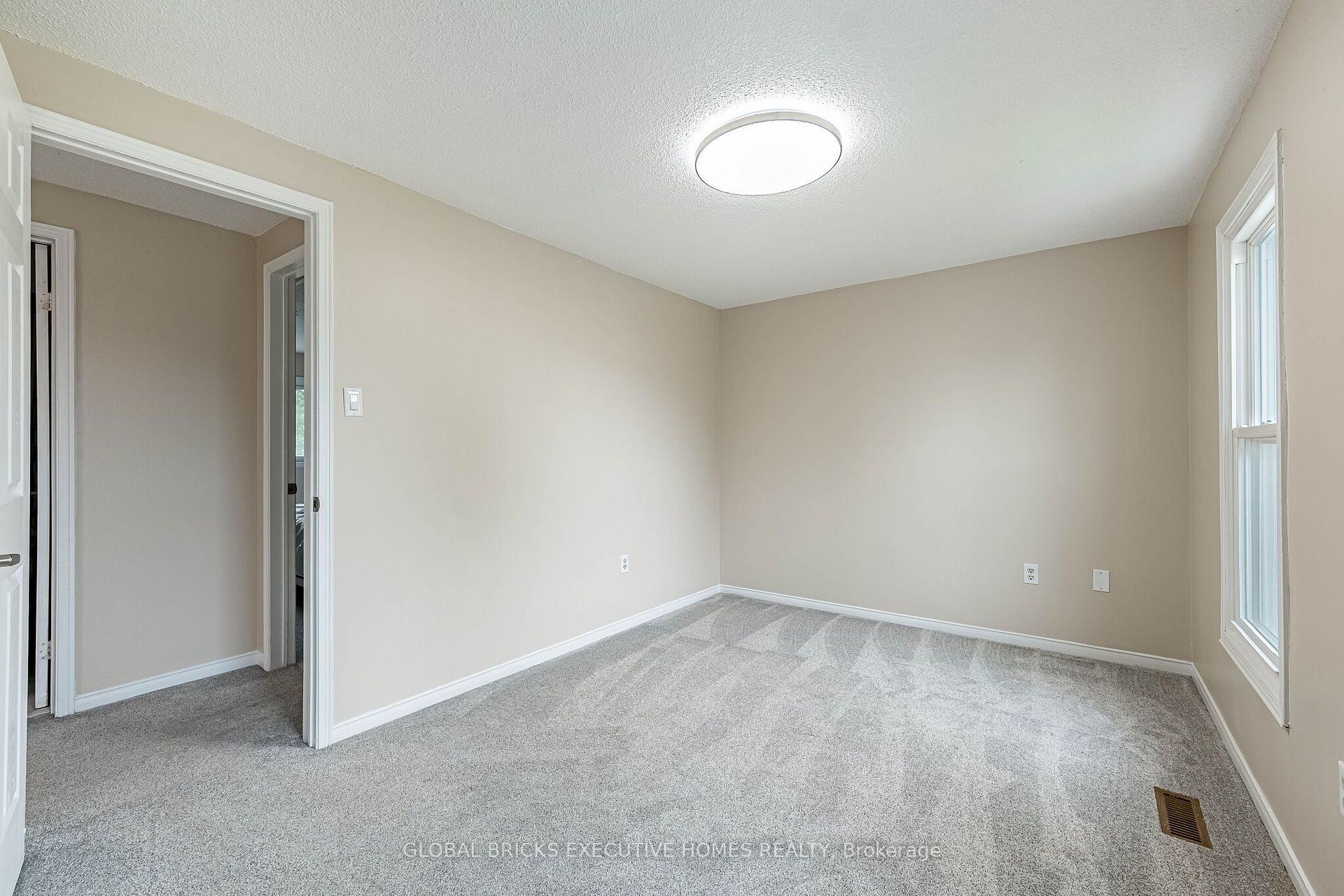 Photo 33 of 2150 Hunt Crescent, Burlington, Headon — HOMEH