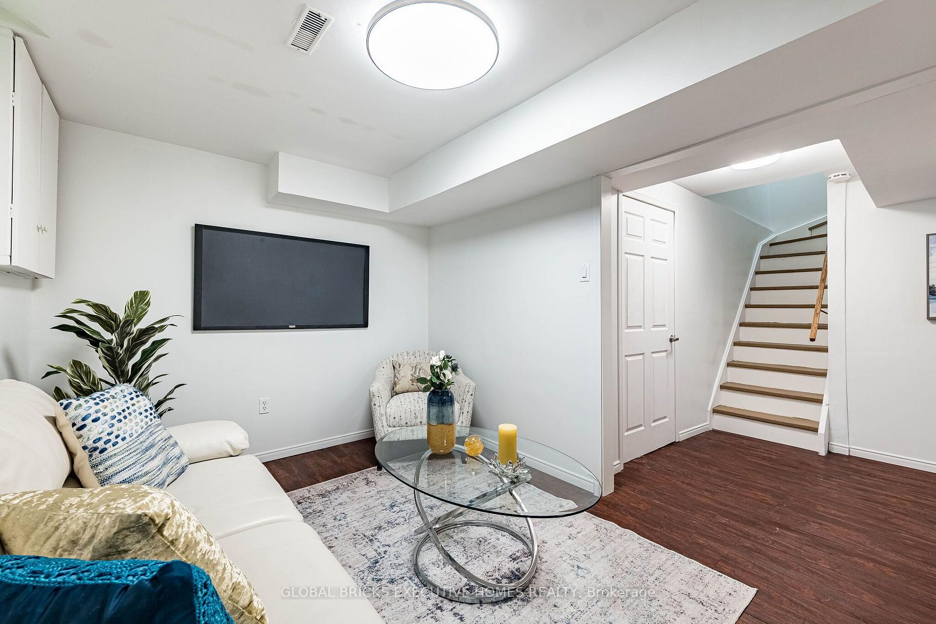 Photo 37 of 2150 Hunt Crescent, Burlington, Headon — HOMEH