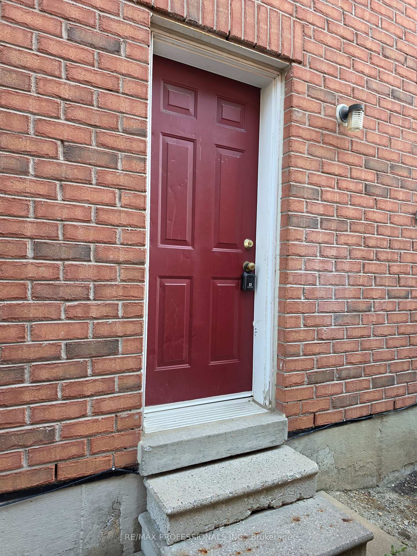 Photo 3 of Unit Bsmt, 13 Beechgrove Crescent, Markham, Milliken Mills West — HOMEH