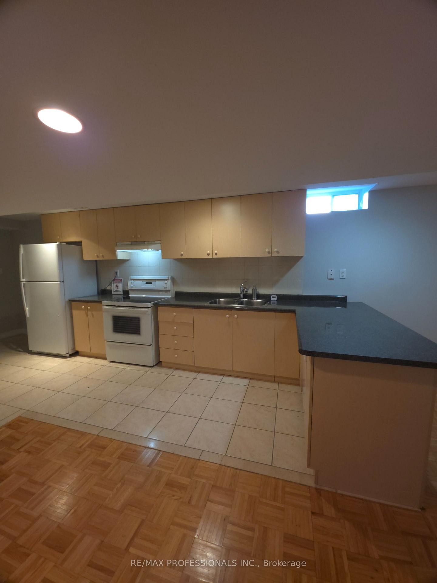 Photo 5 of Unit Bsmt, 13 Beechgrove Crescent, Markham, Milliken Mills West — HOMEH