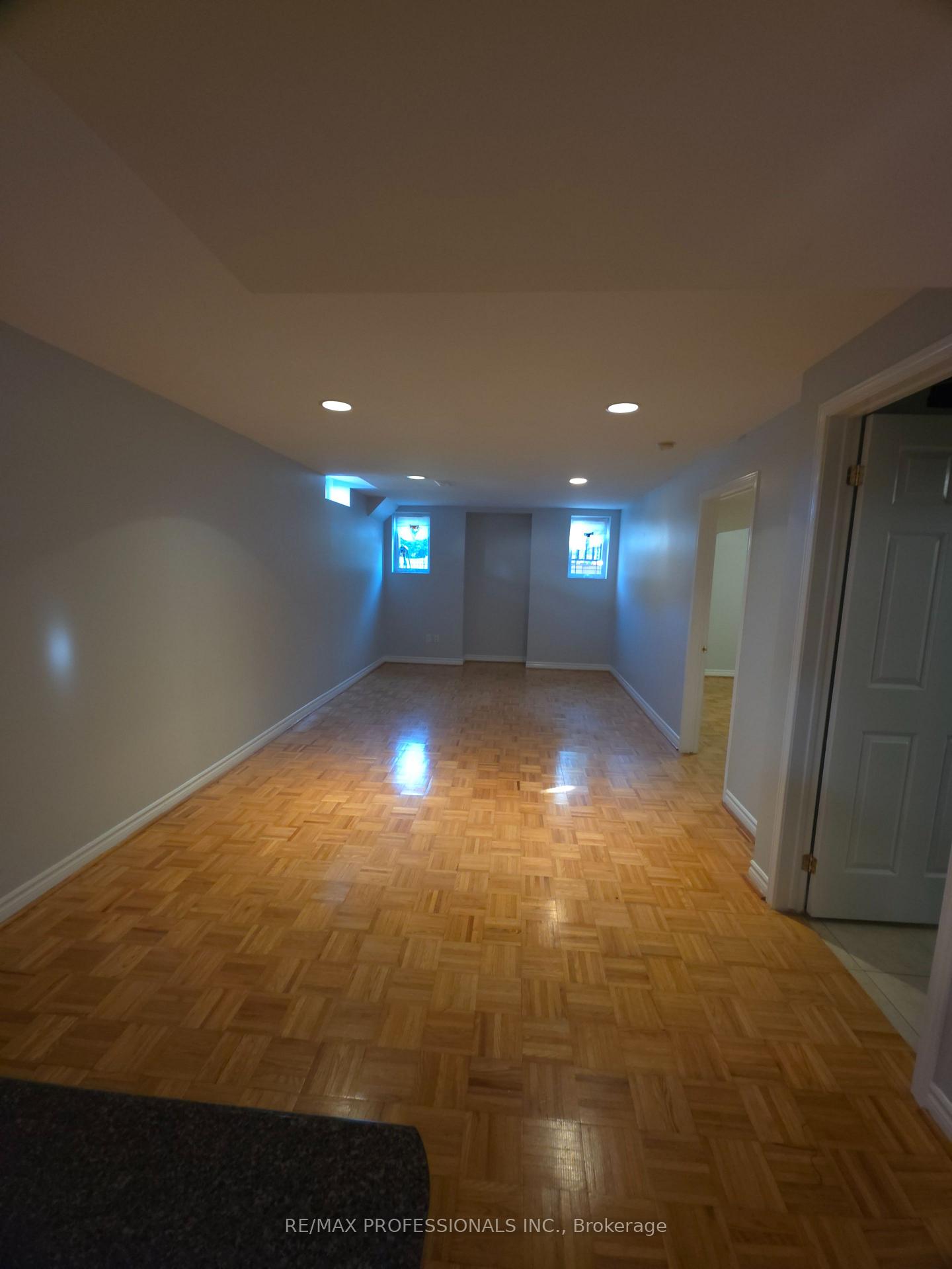 Photo 7 of Unit Bsmt, 13 Beechgrove Crescent, Markham, Milliken Mills West — HOMEH