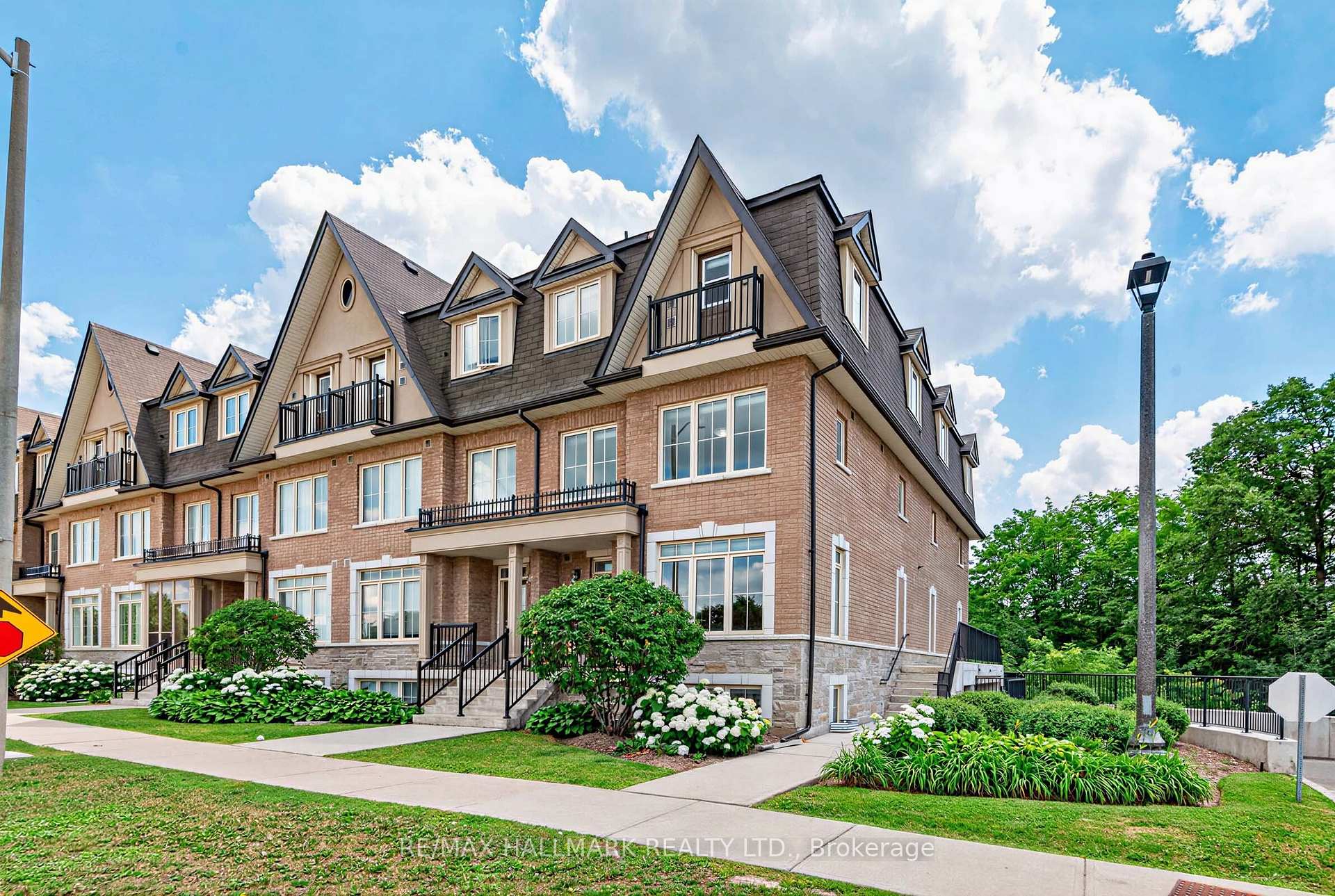 Photo 1 of Unit 1, 181 Parktree Drive, Vaughan, Maple — HOMEH