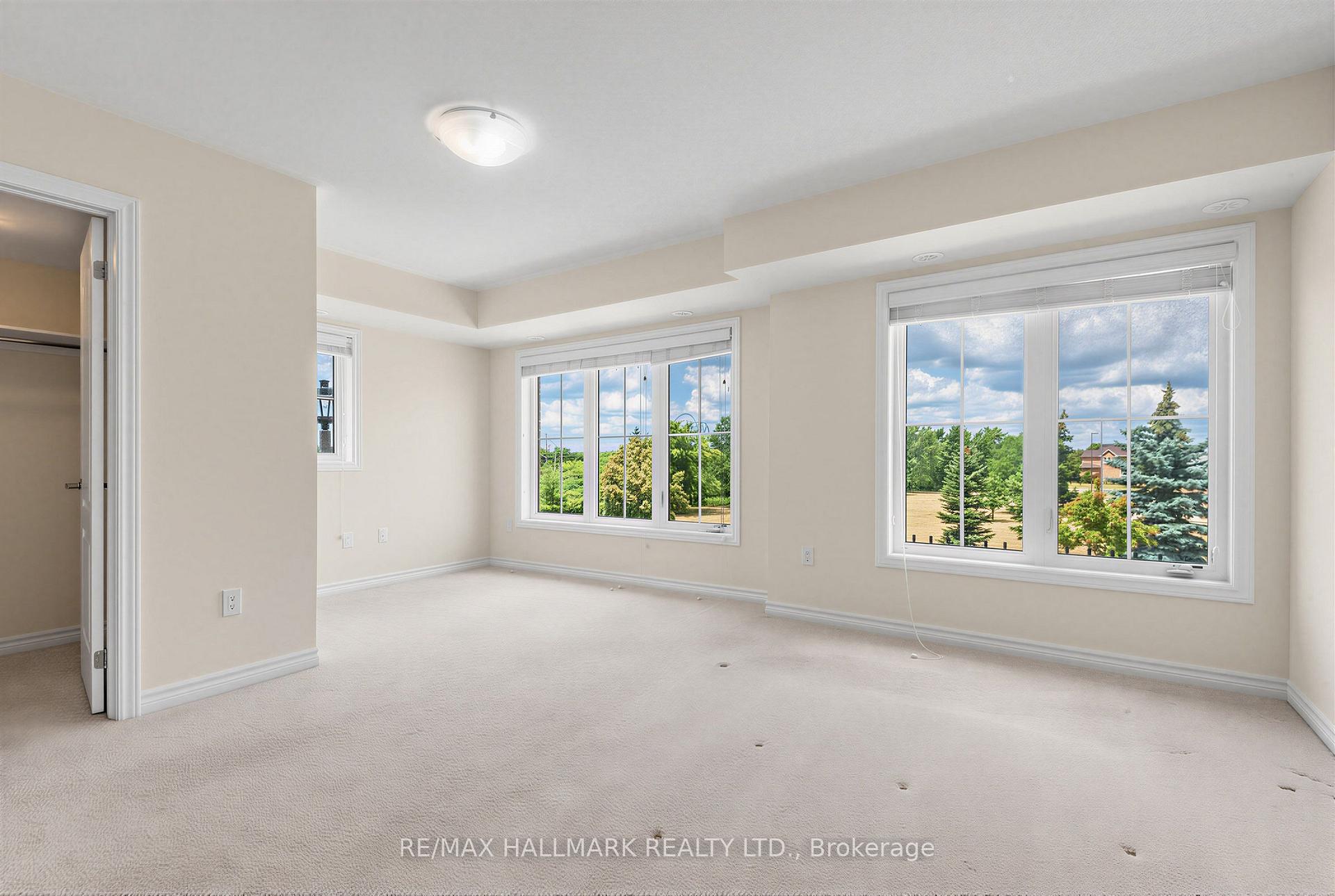 Photo 6 of Unit 1, 181 Parktree Drive, Vaughan, Maple — HOMEH