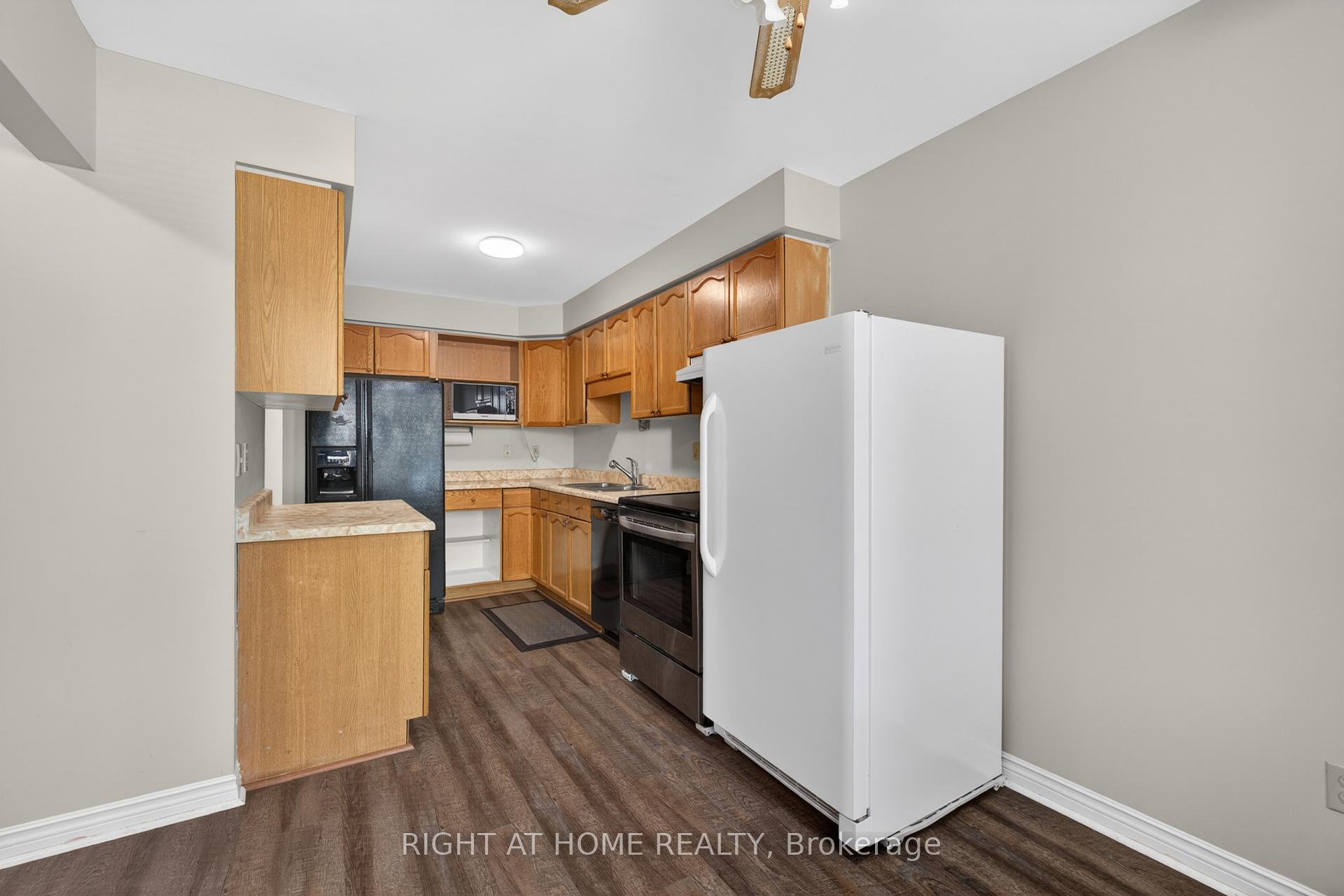 Photo 8 of Unit 14, 308 Conway Drive, London, South W — HOMEH