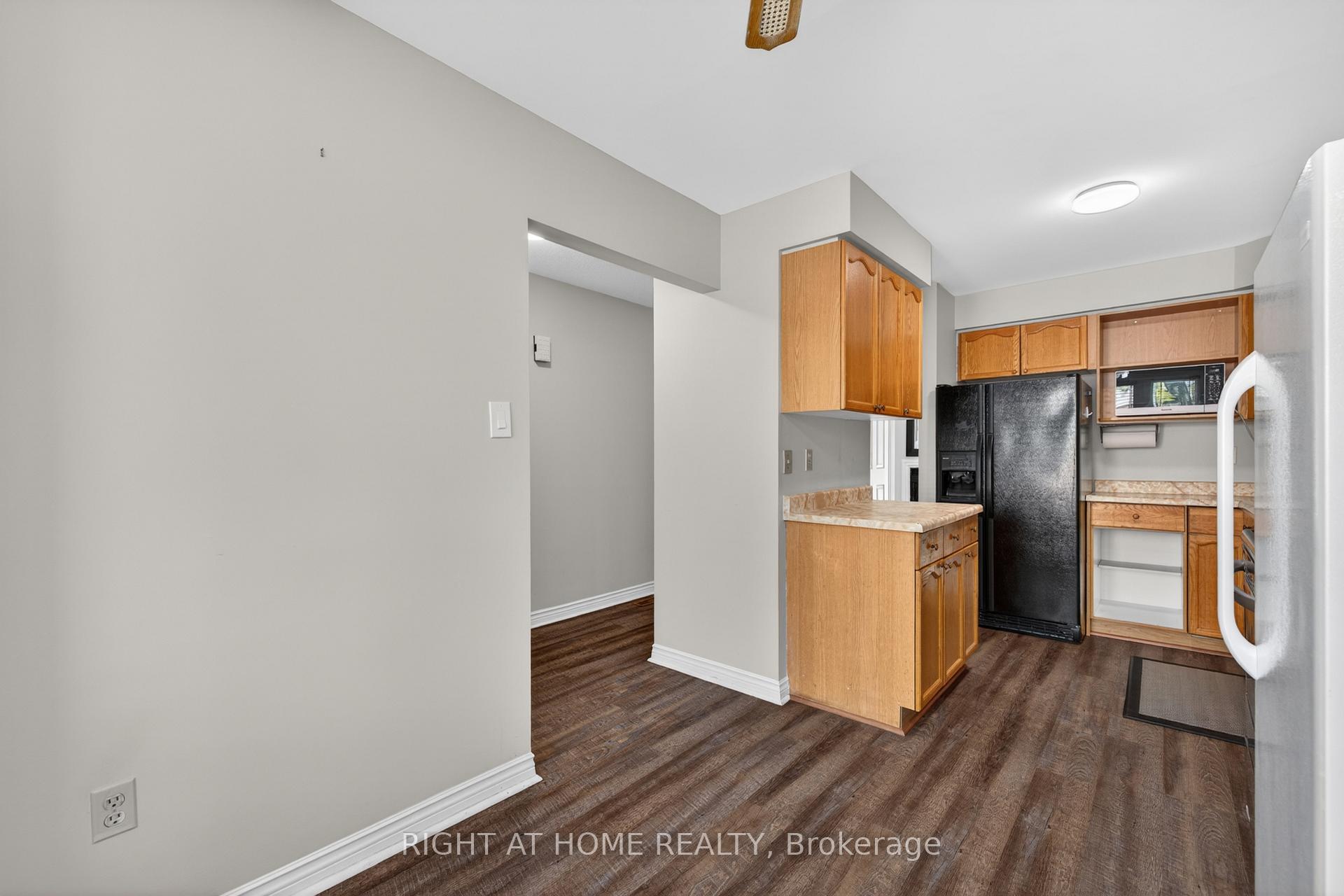 Photo 9 of Unit 14, 308 Conway Drive, London, South W — HOMEH