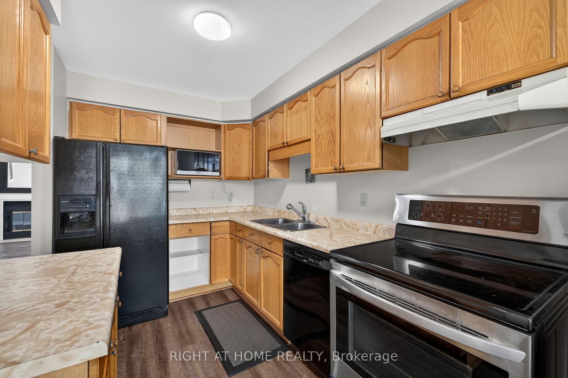 Photo 10 of Unit 14, 308 Conway Drive, London, South W — HOMEH