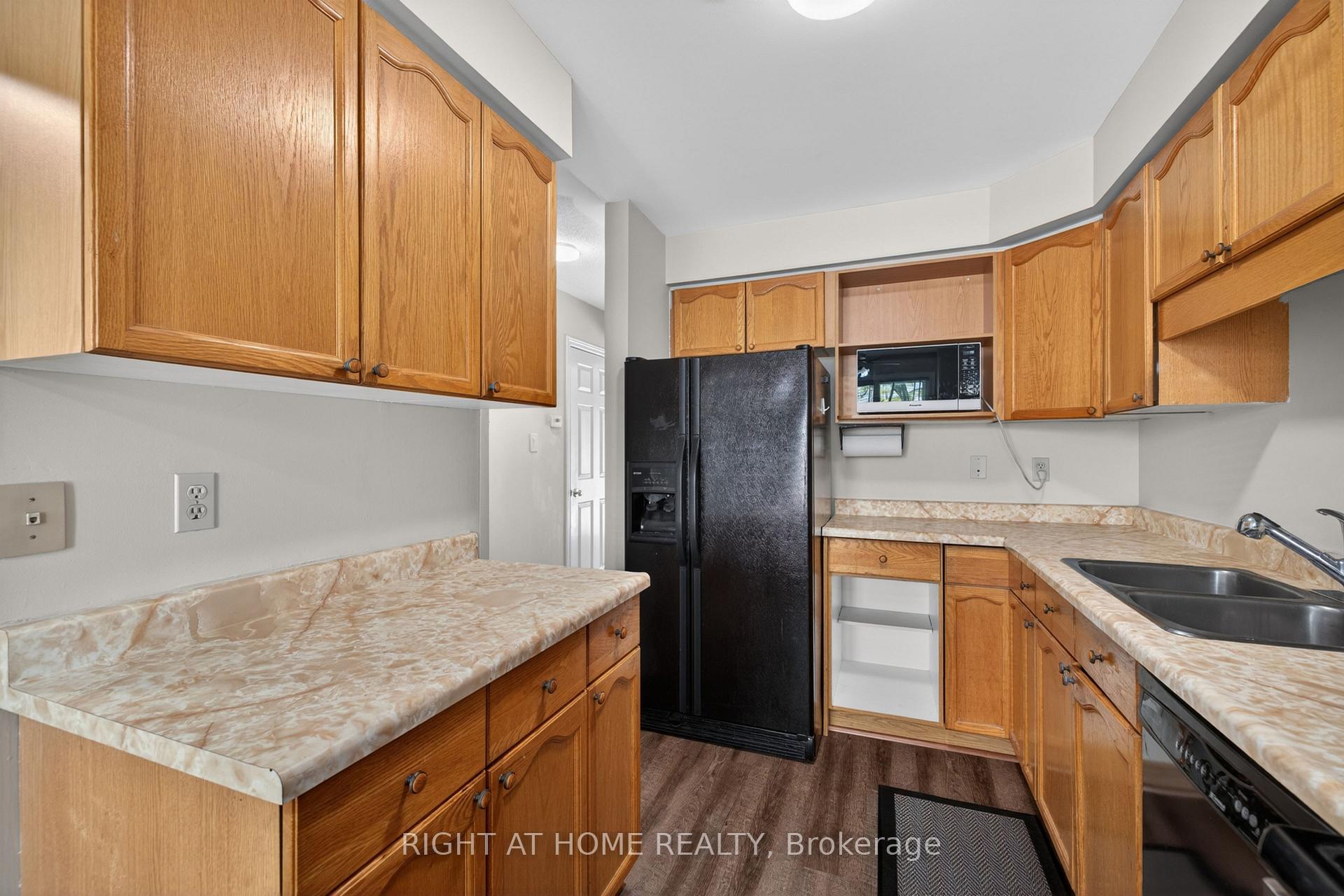 Photo 11 of Unit 14, 308 Conway Drive, London, South W — HOMEH