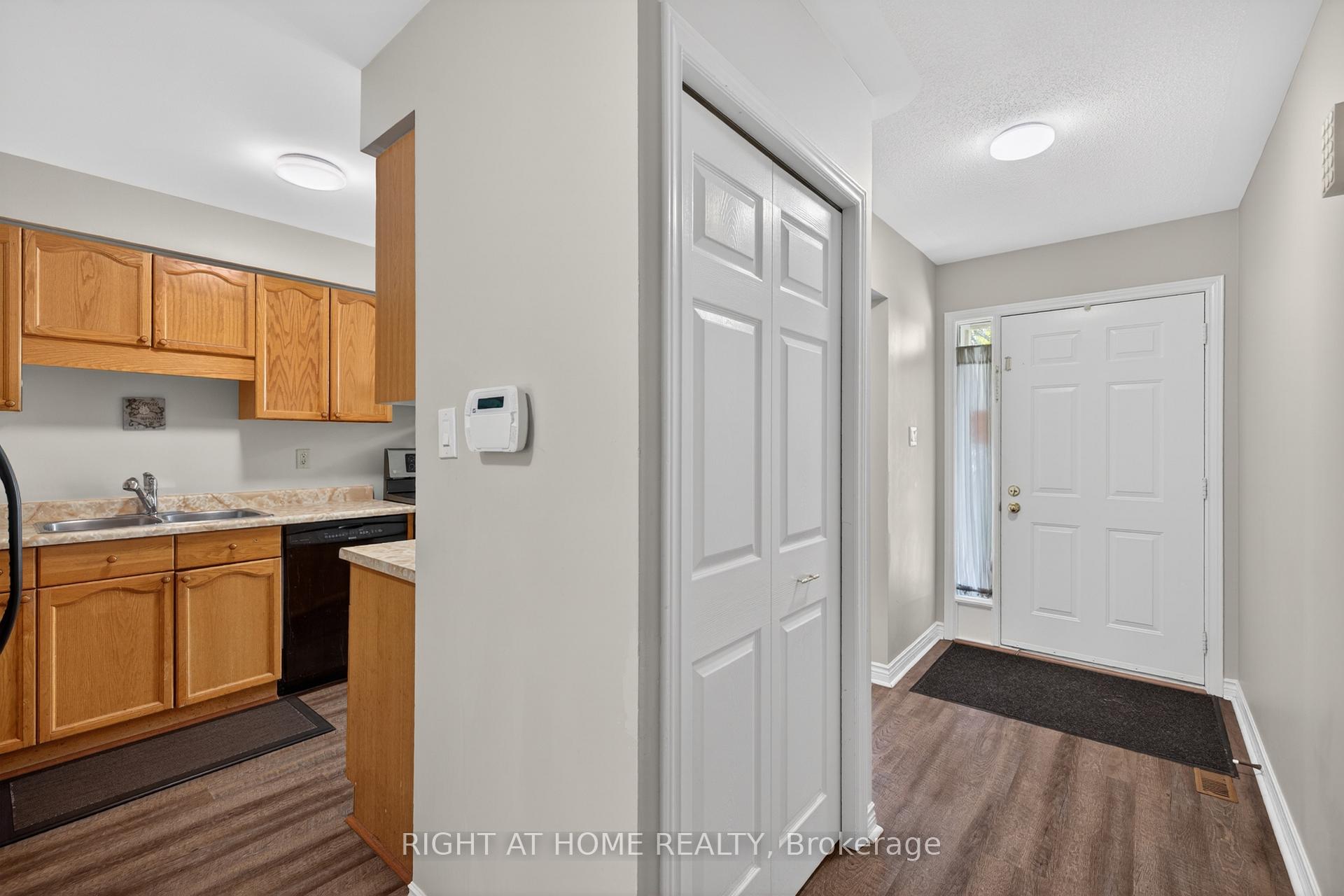 Photo 14 of Unit 14, 308 Conway Drive, London, South W — HOMEH