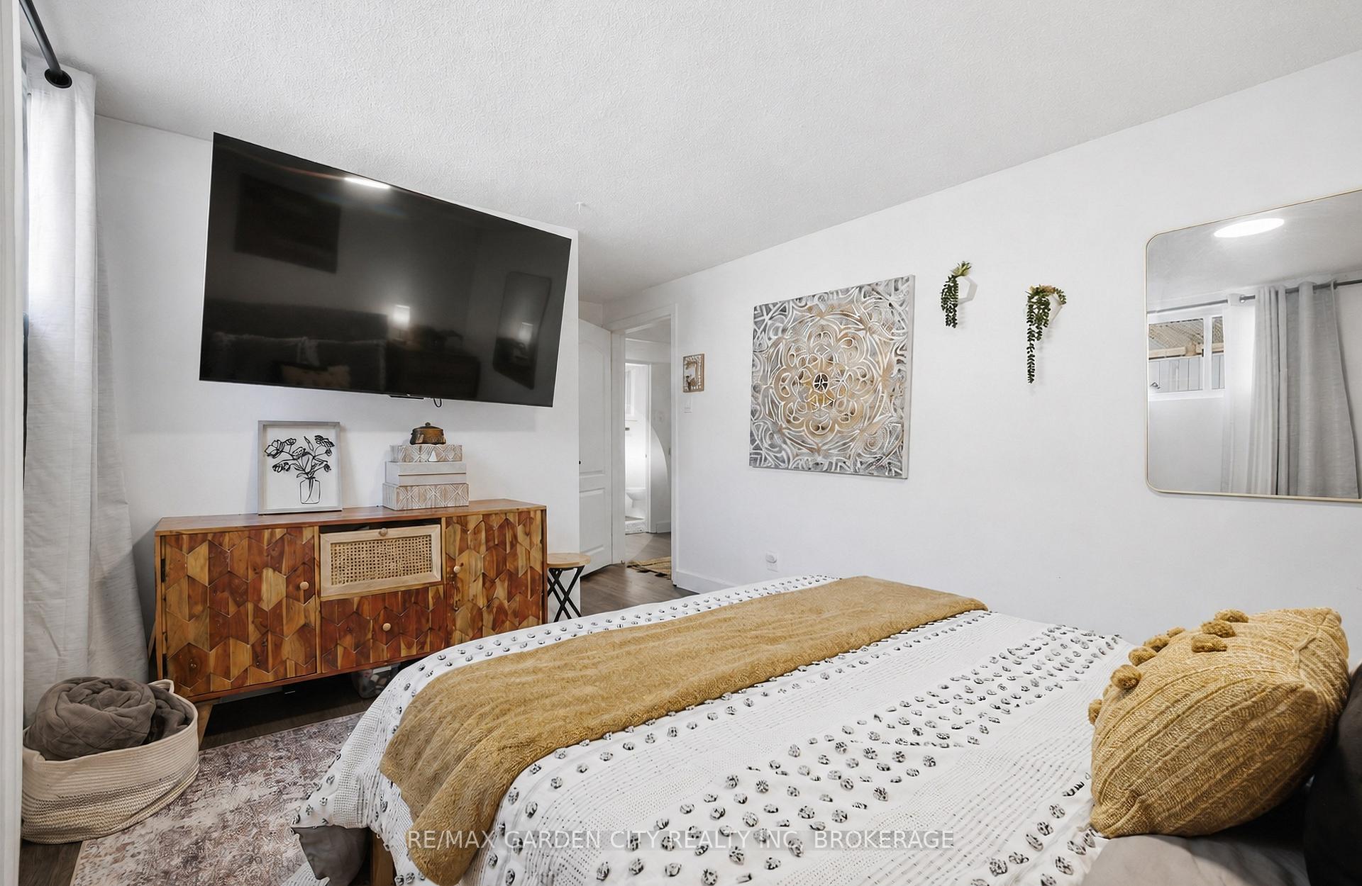 Photo 20 of 424 Vine Street, St. Catharines, Vine/Linwell — HOMEH