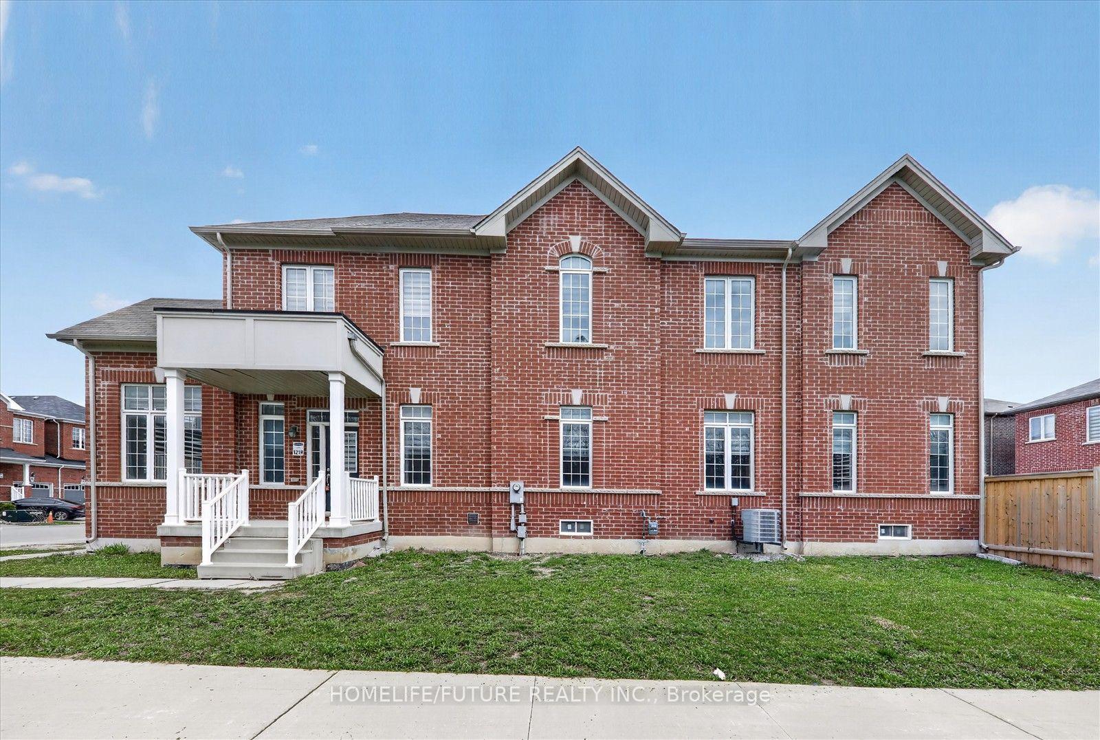 Photo 2 of 1 Reddington Road, Markham, Cedarwood — HOMEH