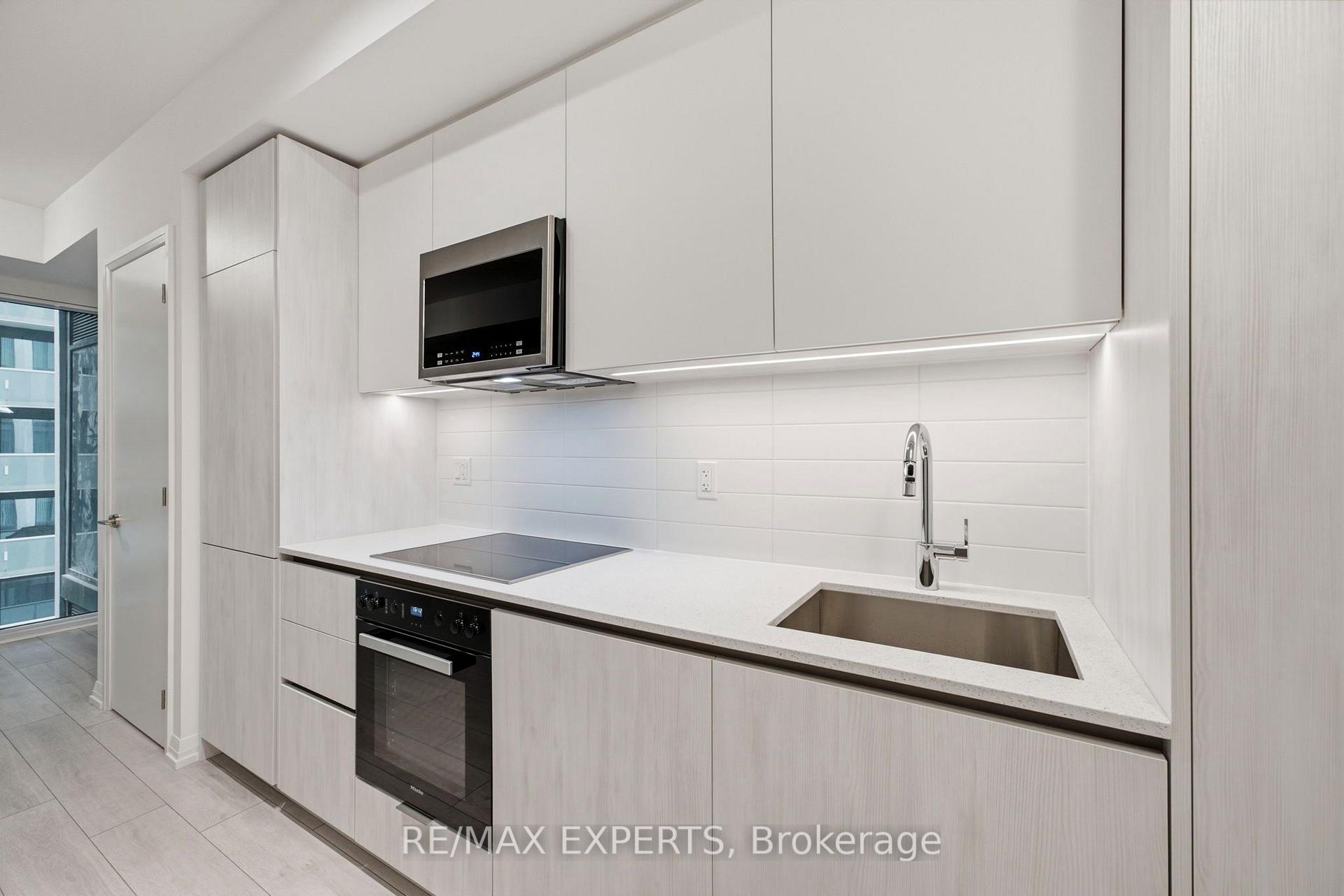 Photo 8 of Unit 1028, 400 King Street, Toronto, Waterfront Communities — HOMEH