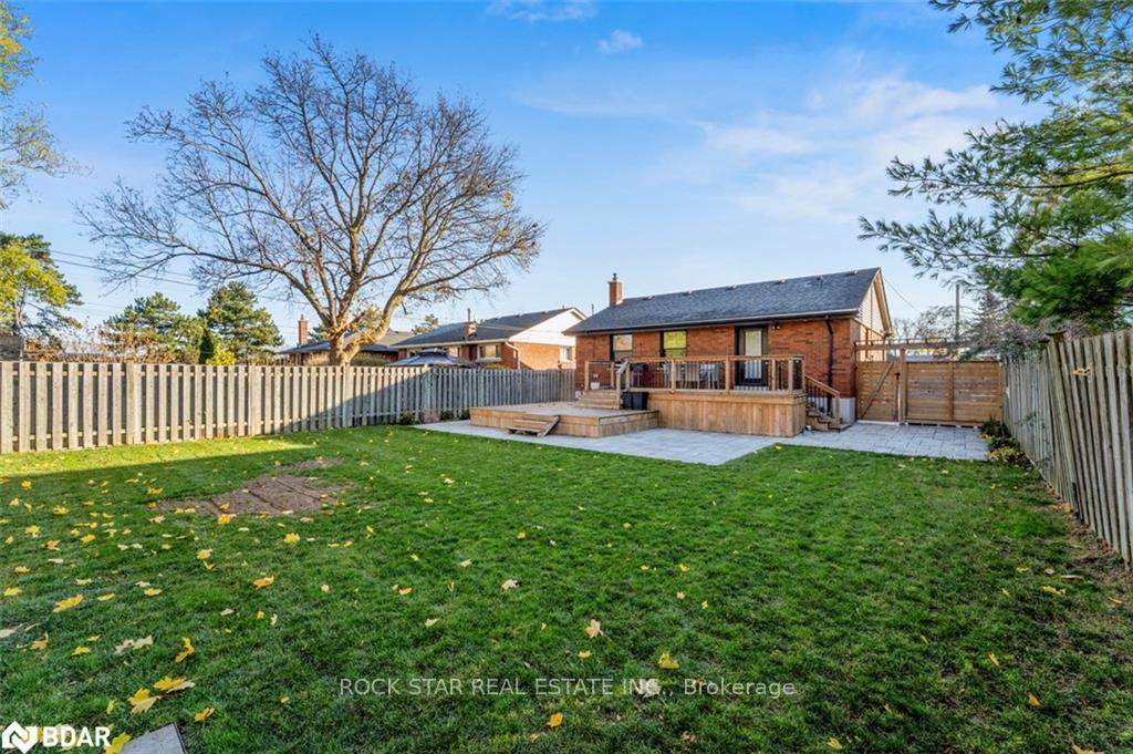 Photo 10 of Unit Lower, 126 West 26th Street, Hamilton, Westcliffe — HOMEH
