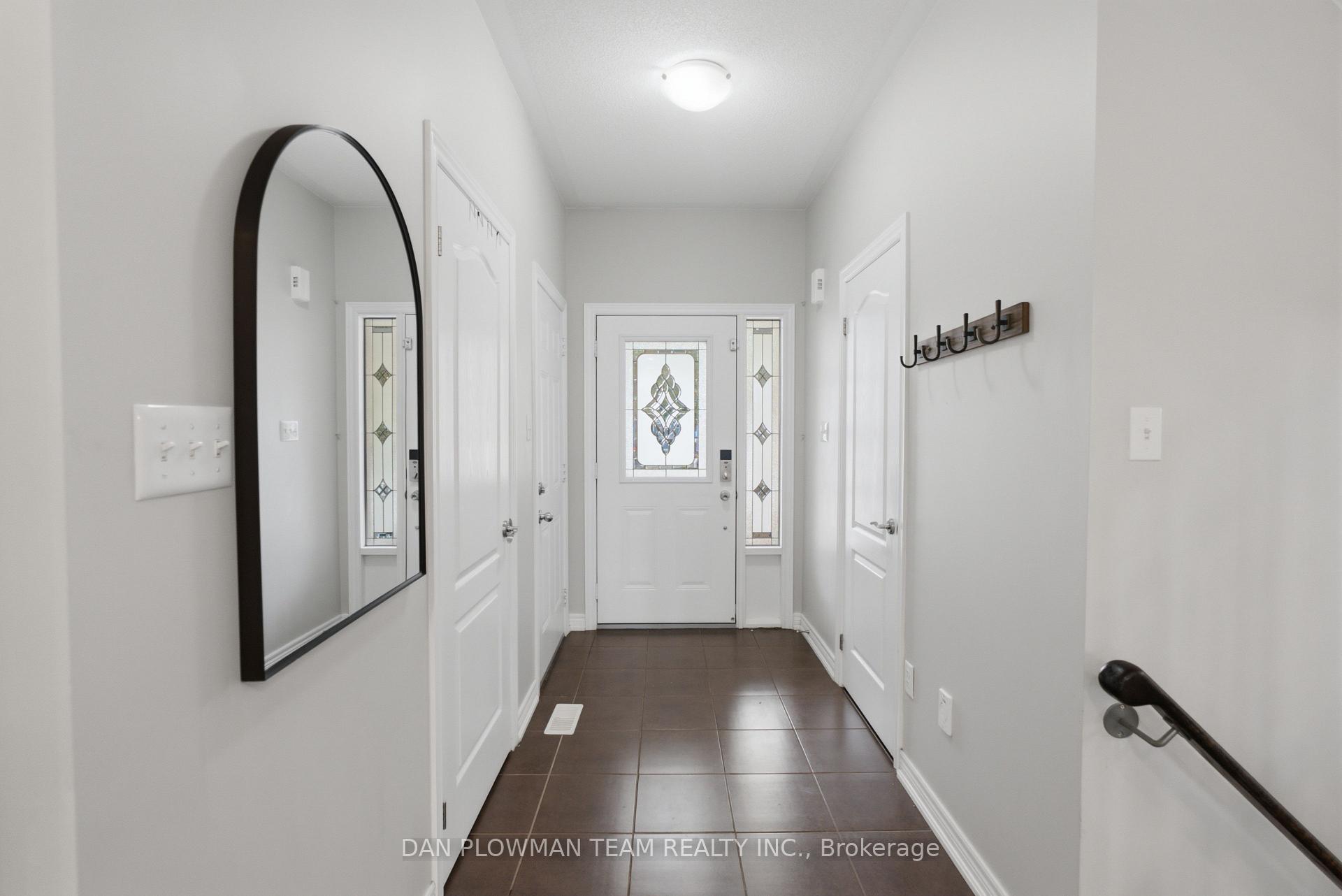 Photo 3 of 1174 Salmers Drive, Oshawa, Taunton — HOMEH