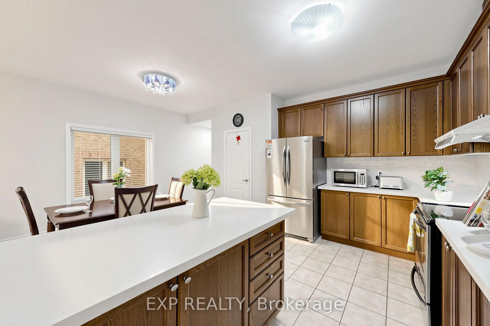 Photo 9 of 27 Hatton Court, Brampton, Credit Valley — HOMEH