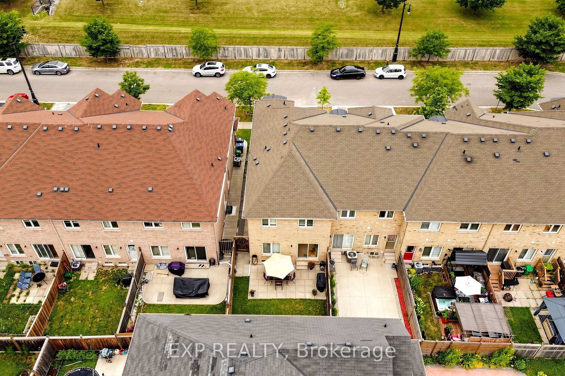 Photo 15 of 27 Hatton Court, Brampton, Credit Valley — HOMEH